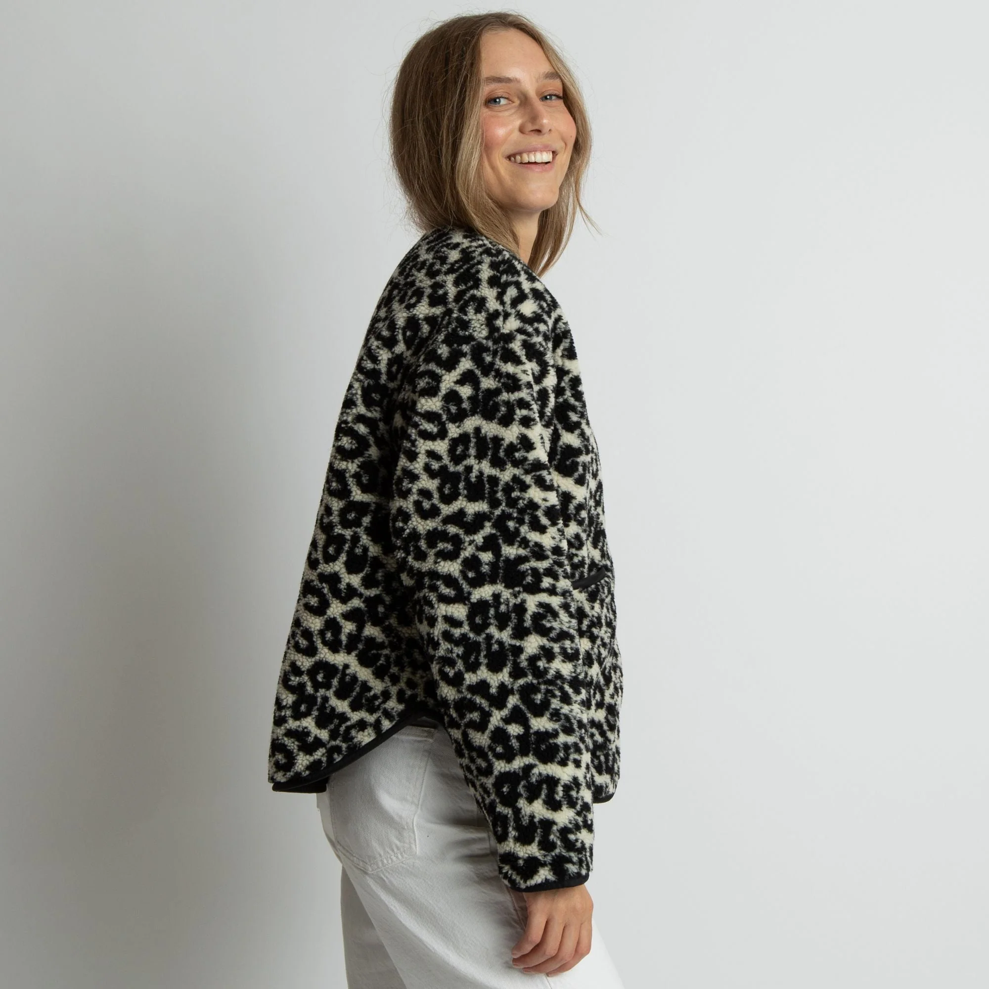 Teddy Fleece Jacket - leo splashes black/sand - Image 5