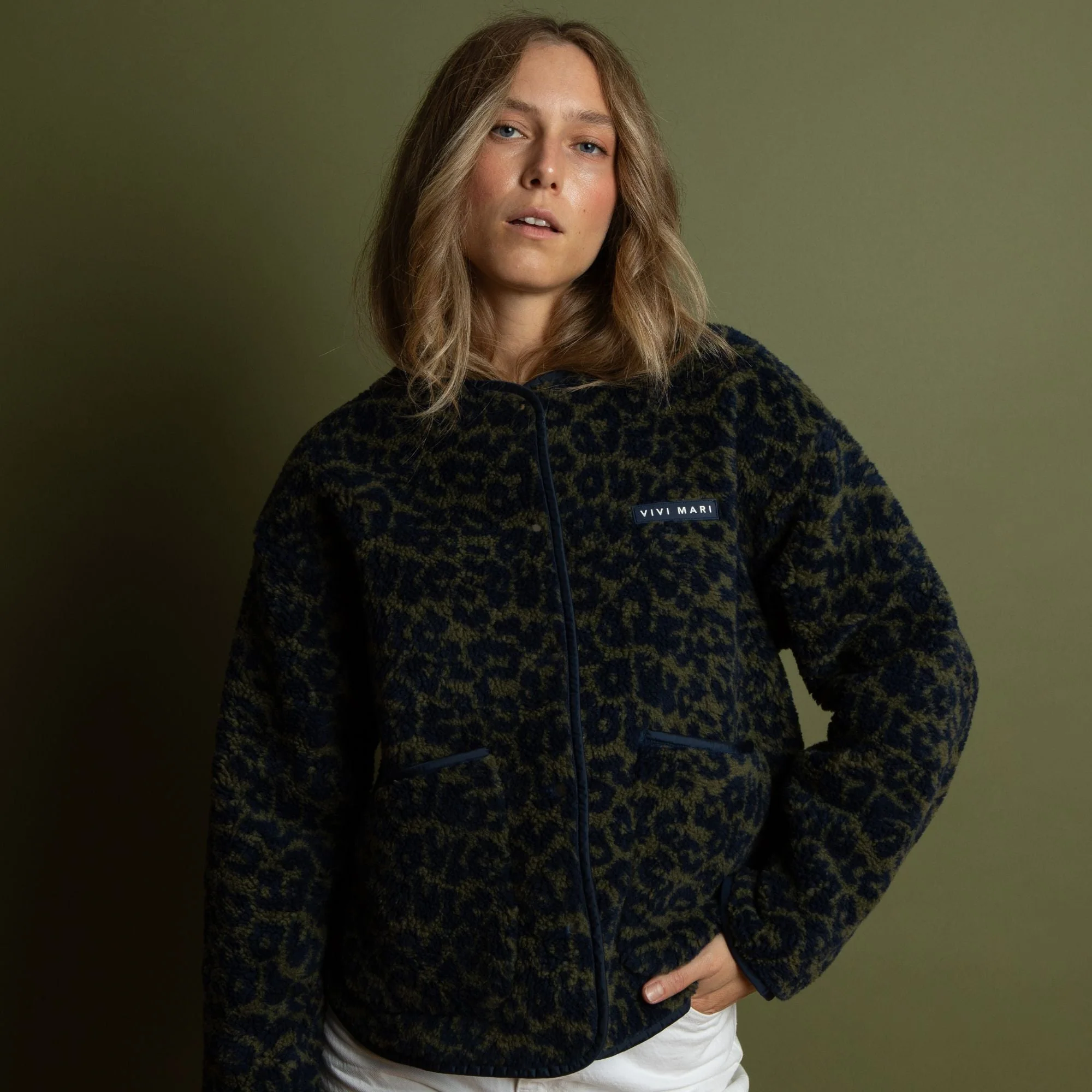 Teddy Fleece Jacket - leo splashes navy/olive - Image 6