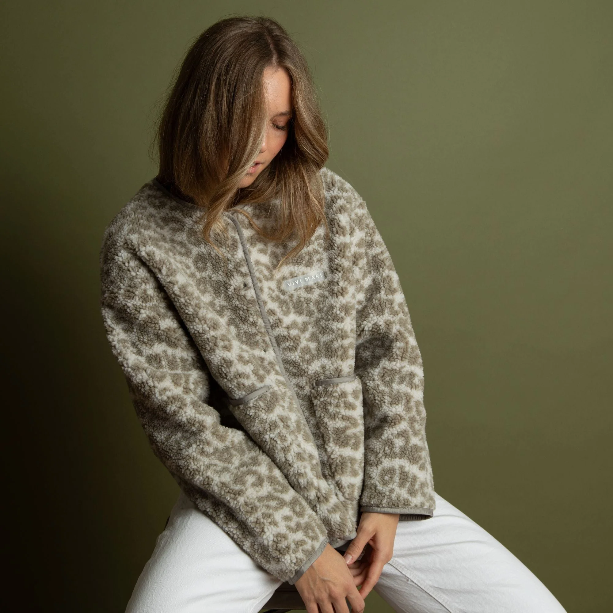 Teddy Fleece Jacket - leo splashes stone/sand - Image 10