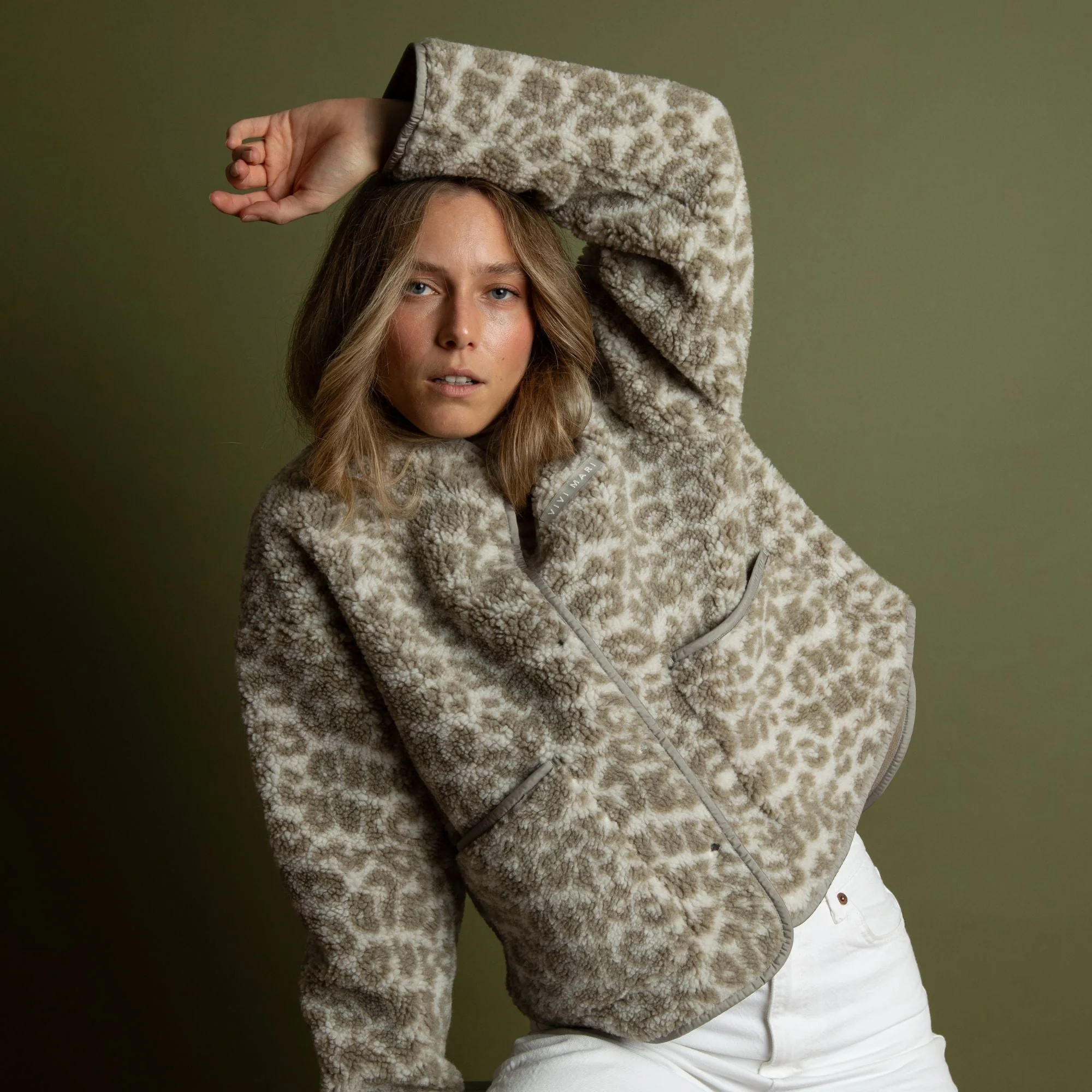 Teddy Fleece Jacket - leo splashes stone/sand - Image 6