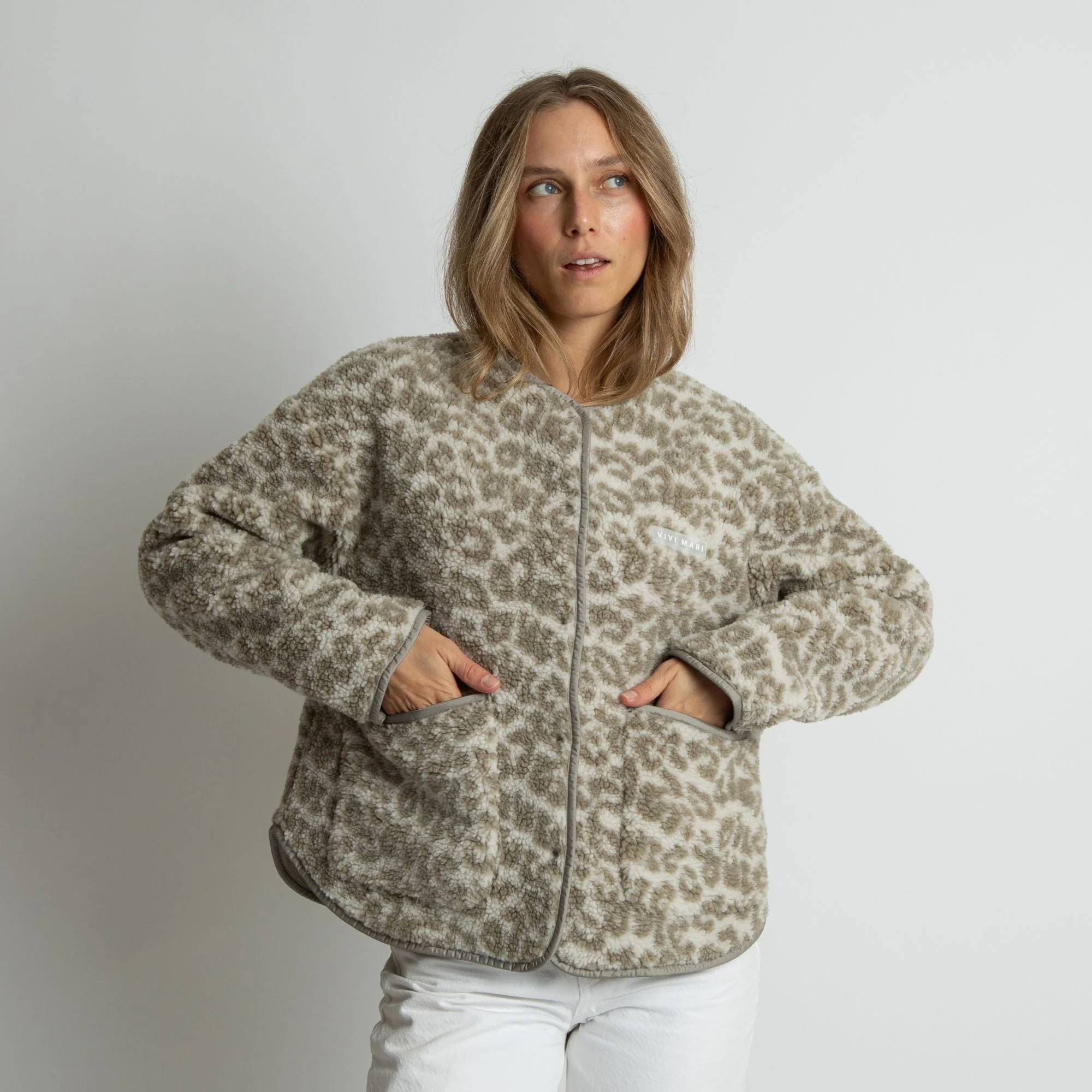 Teddy Fleece Jacket - leo splashes stone/sand - Image 8