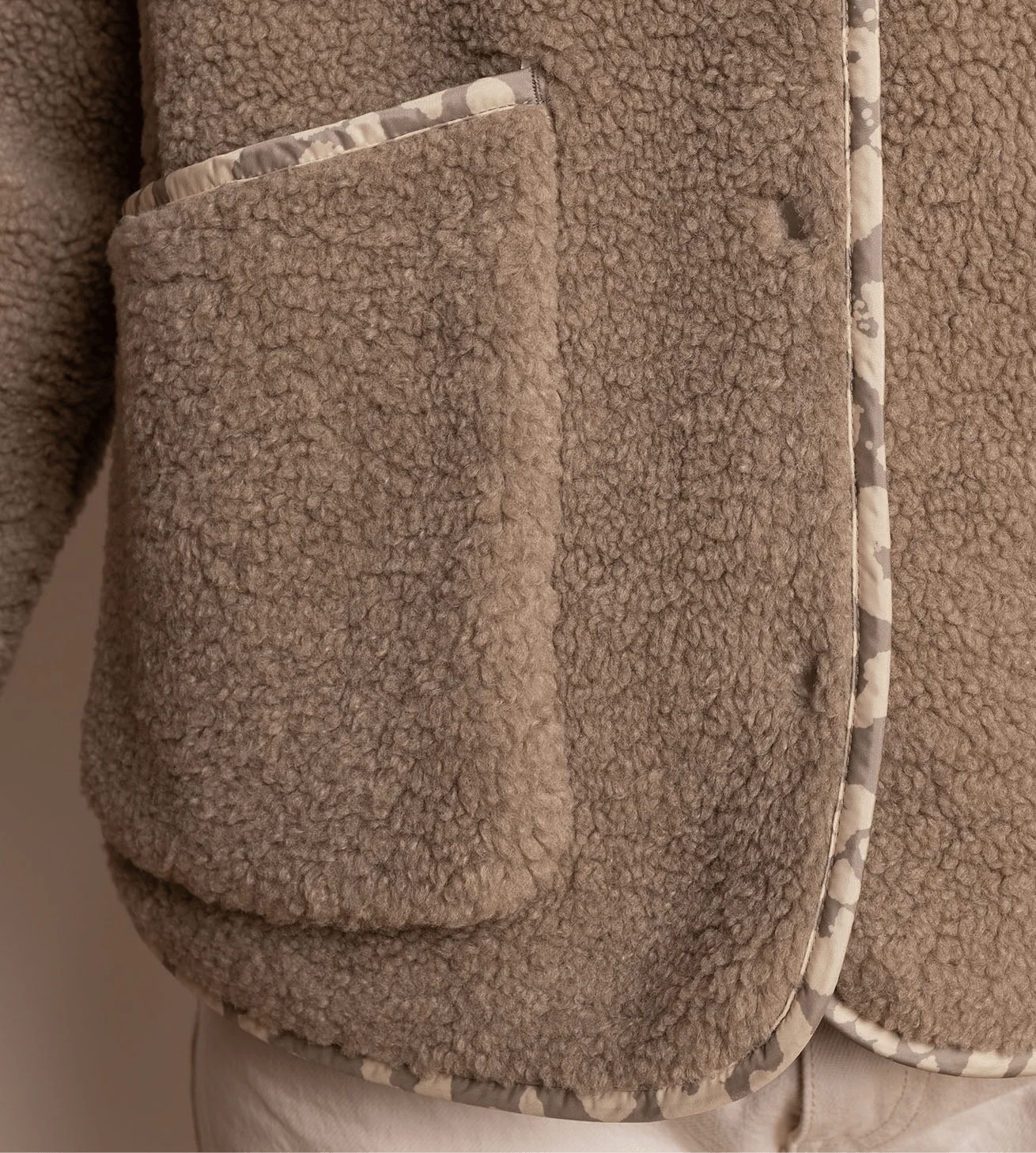 Teddy Fleece Jacket - mushroom - Image 10