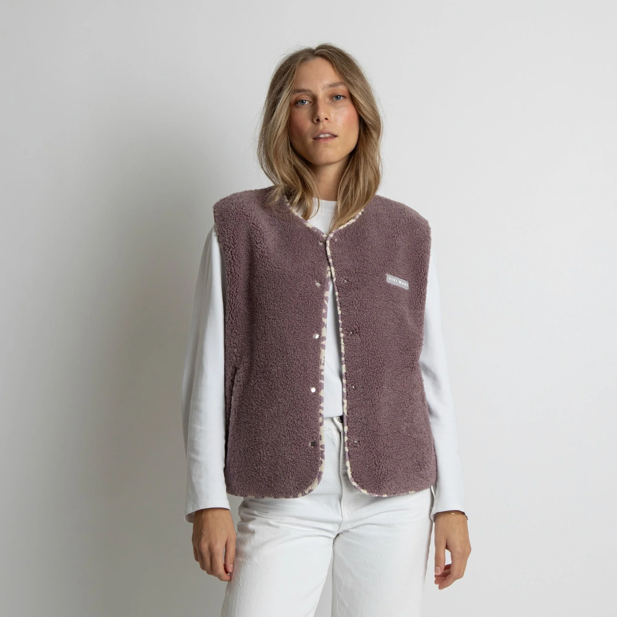 Teddy Fleece Vest - ash plum - Image 2