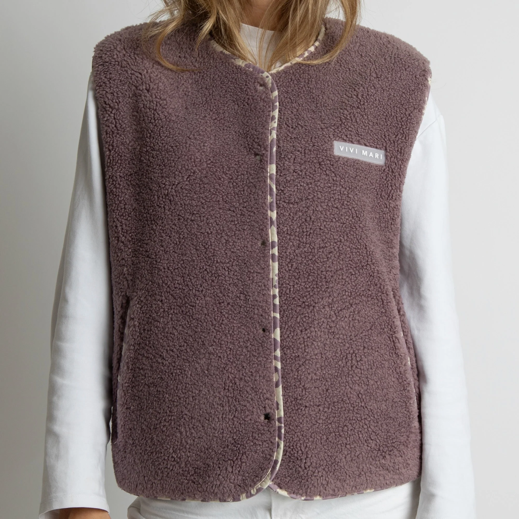 Teddy Fleece Vest - ash plum - Image 3