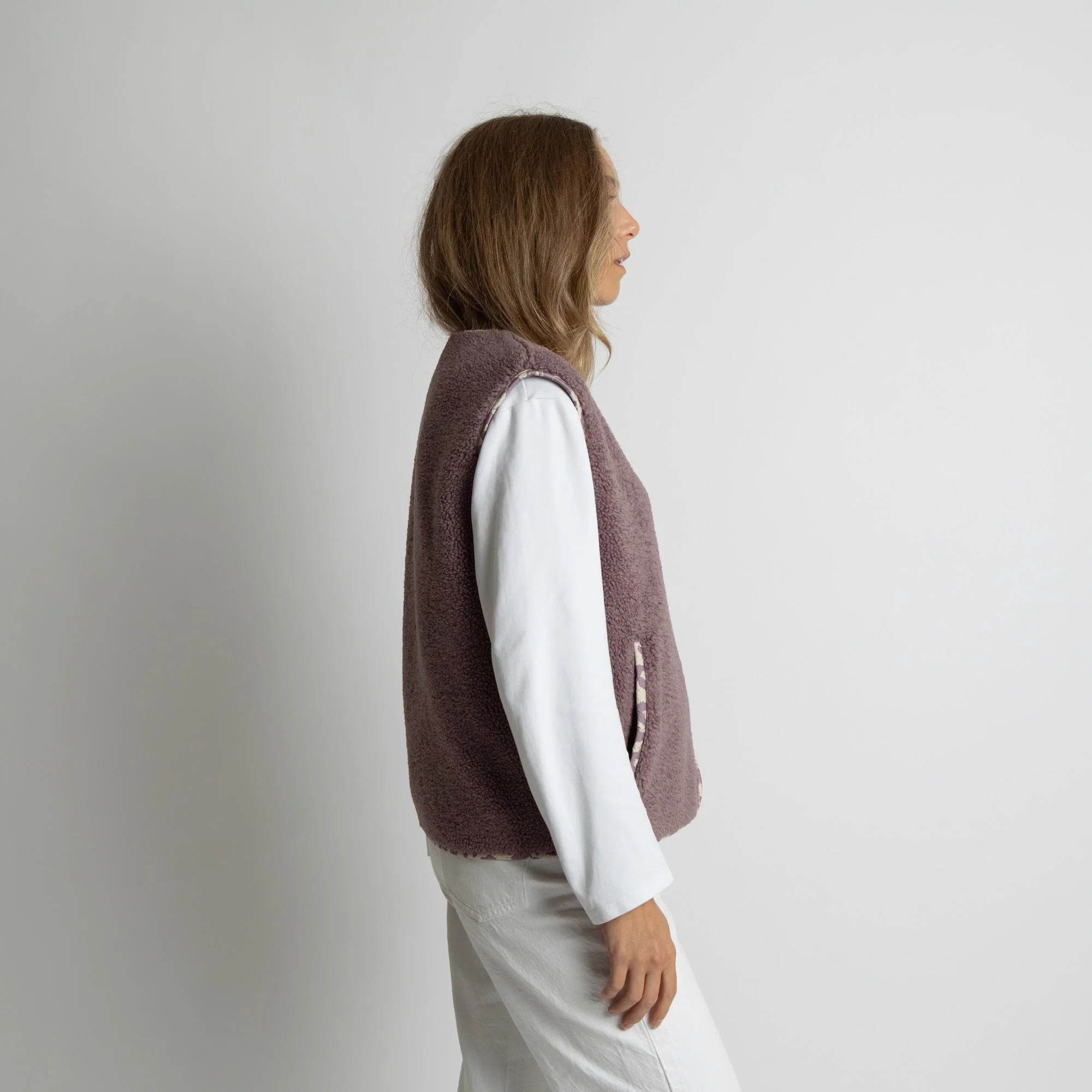 Teddy Fleece Vest - ash plum - Image 5