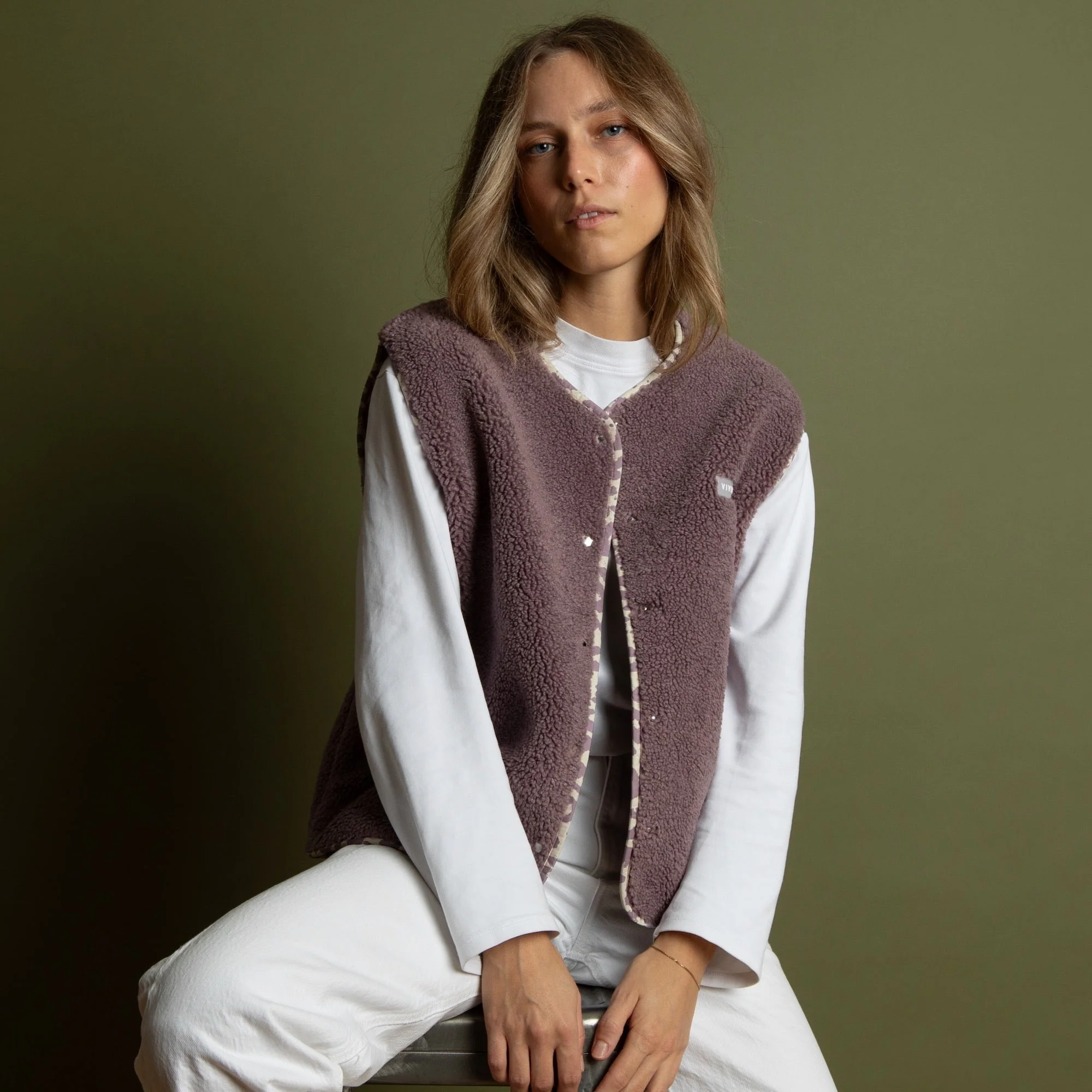 Teddy Fleece Vest - ash plum - Image 6
