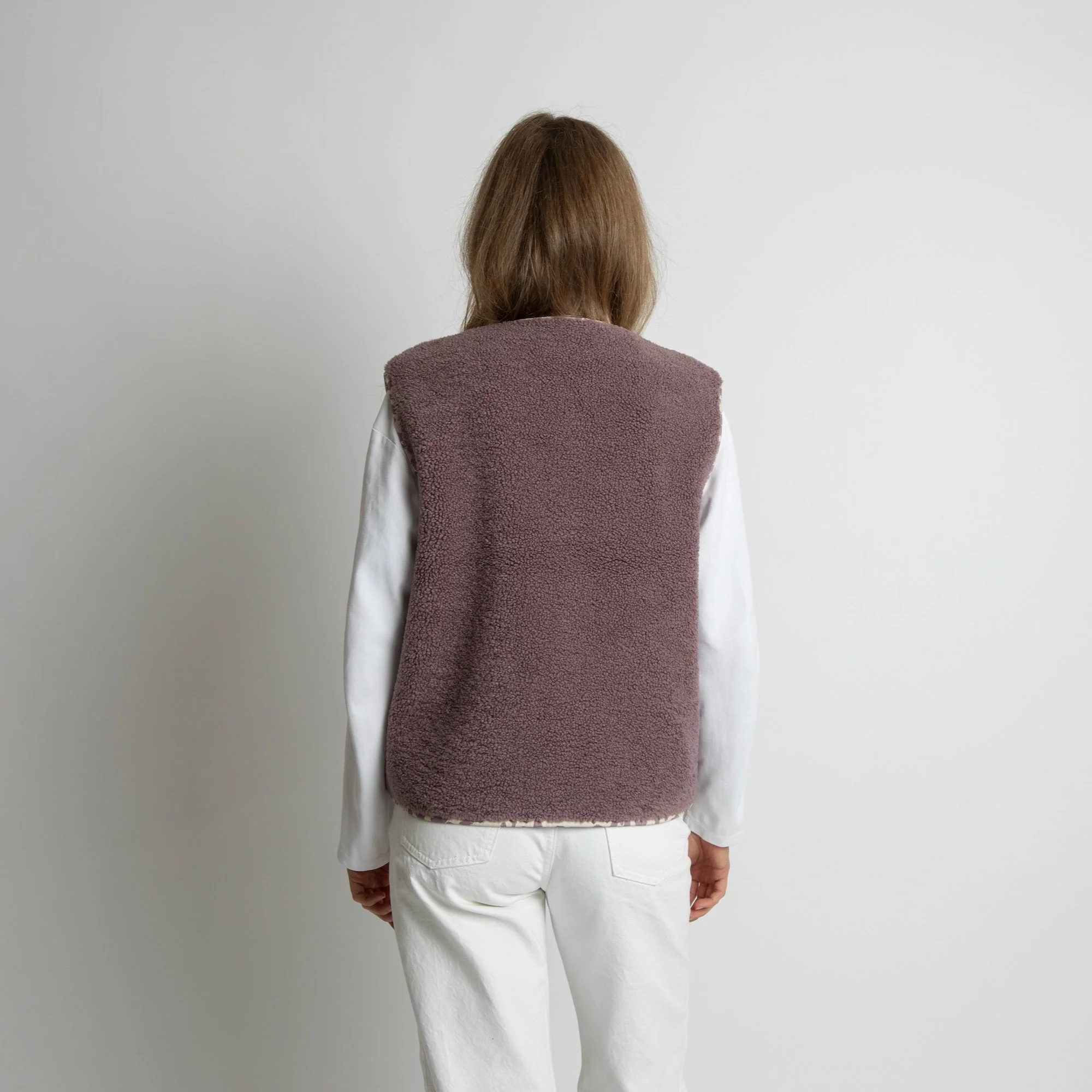 Teddy Fleece Vest - ash plum - Image 7