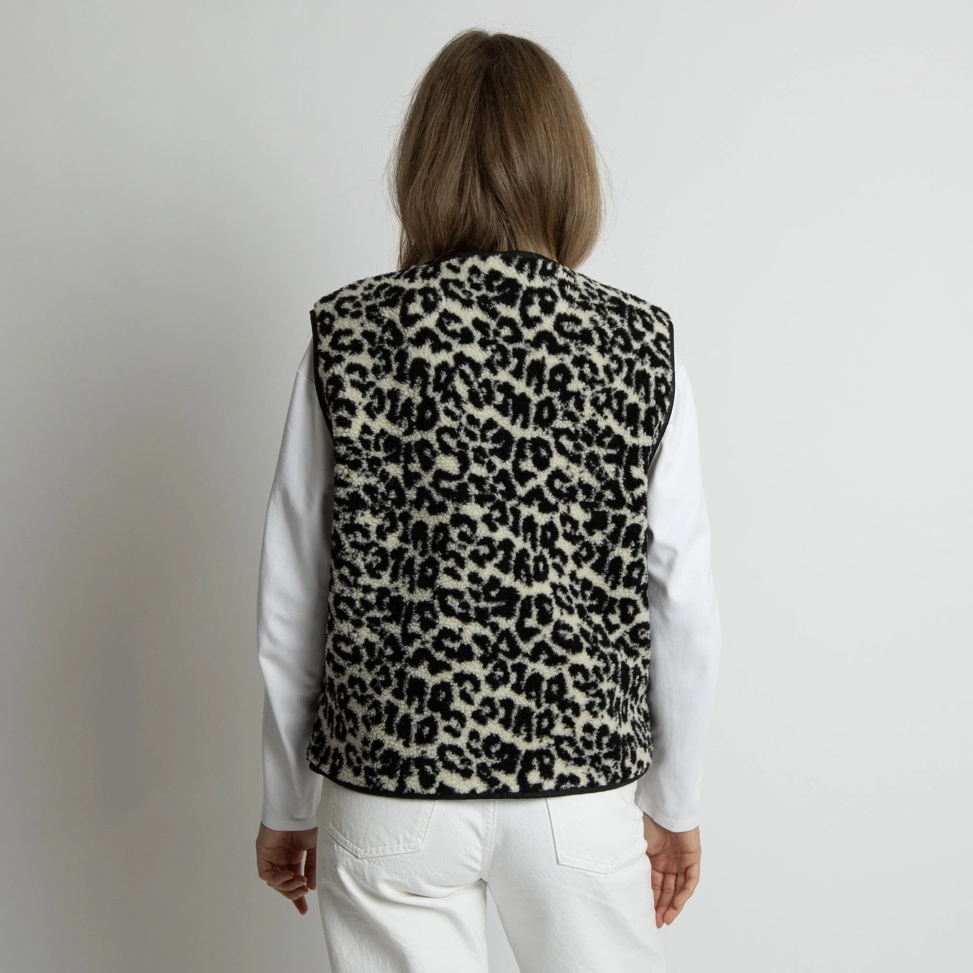 Teddy Fleece Vest - leo splashes black/sand - Image 5