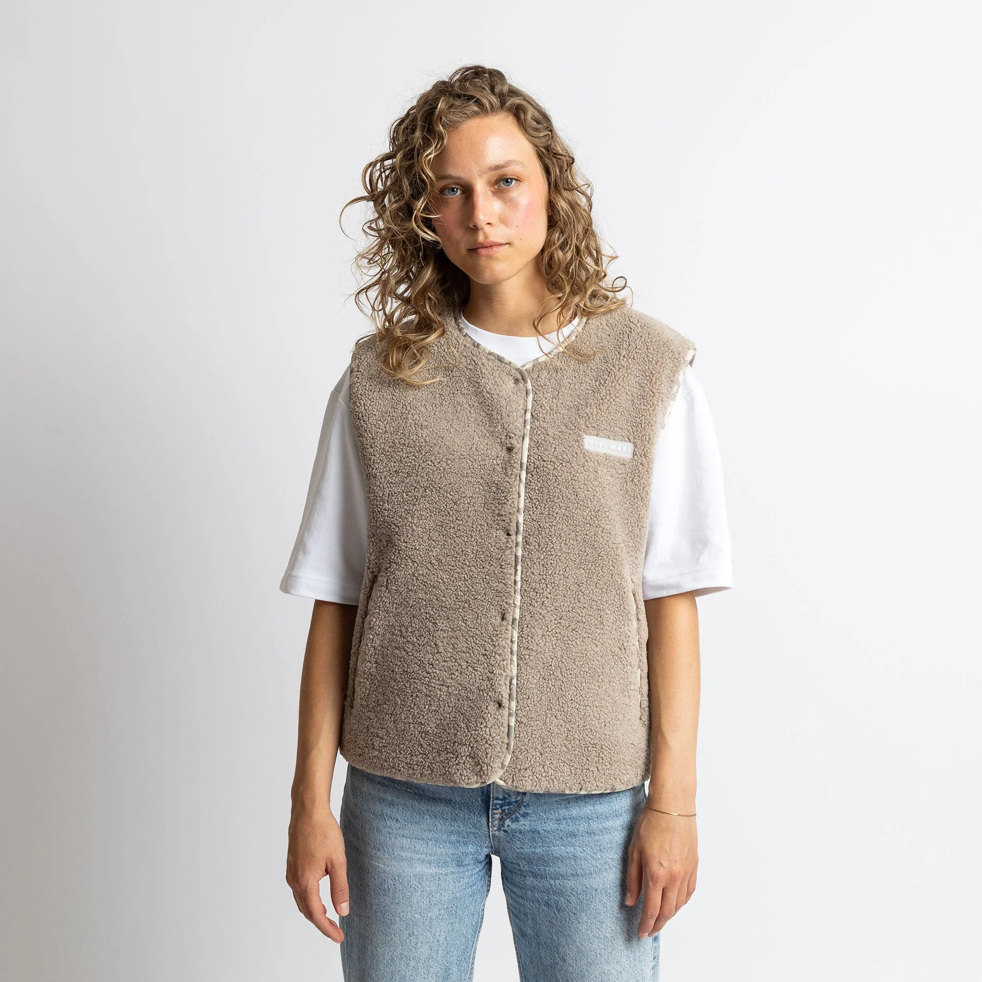 Teddy Fleece Vest - mushroom - Image 2