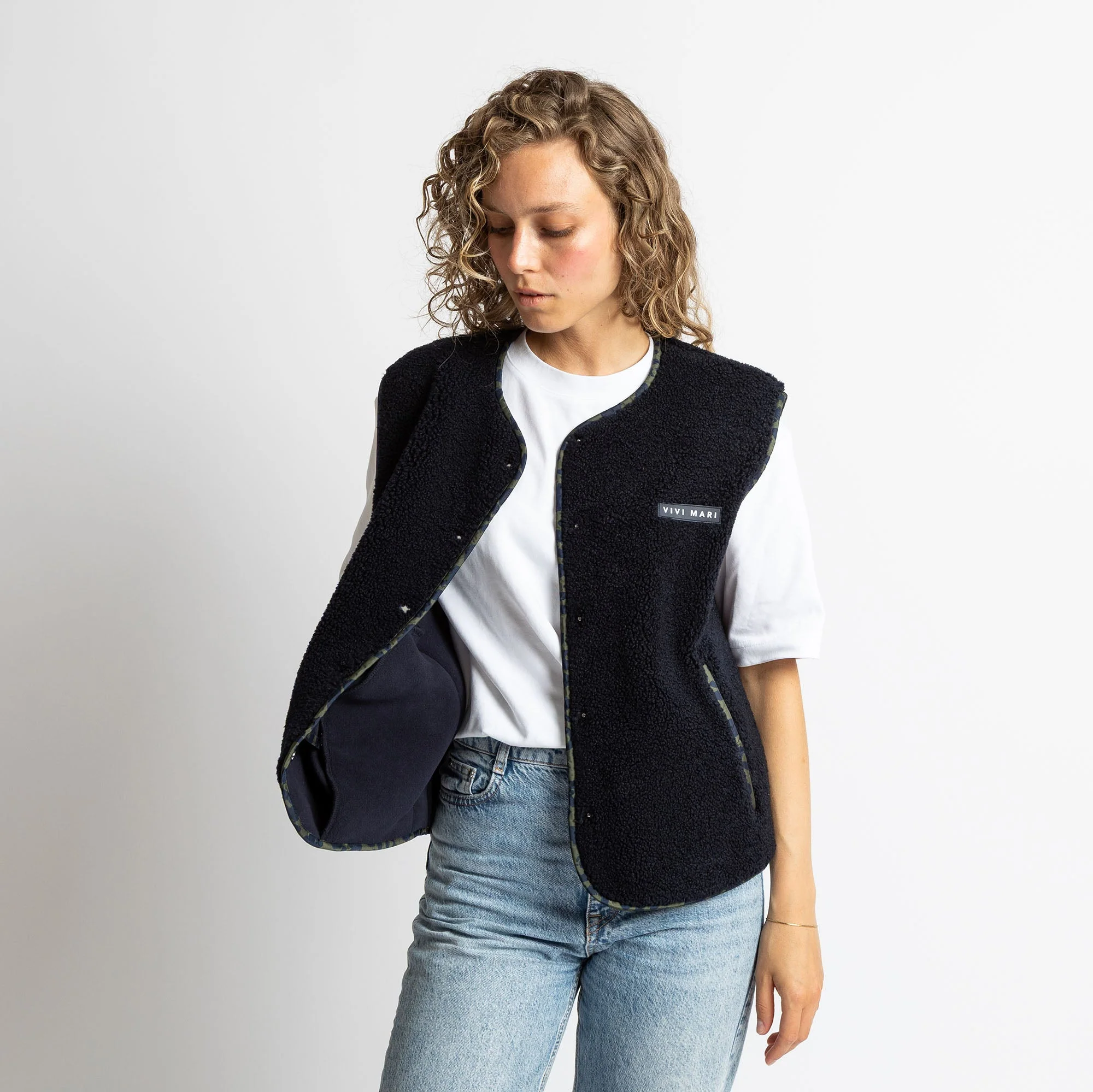 Teddy Fleece Vest - navy - Image 7