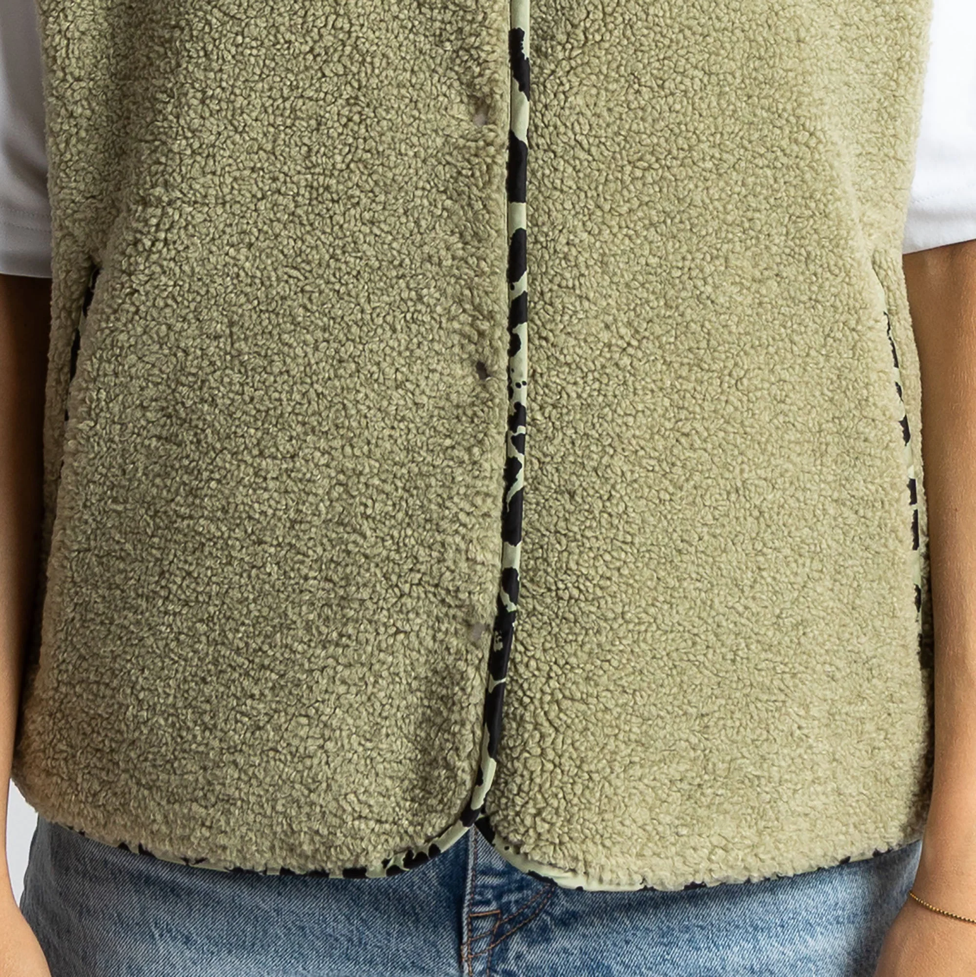 Teddy Fleece Vest - pale olive - Image 3