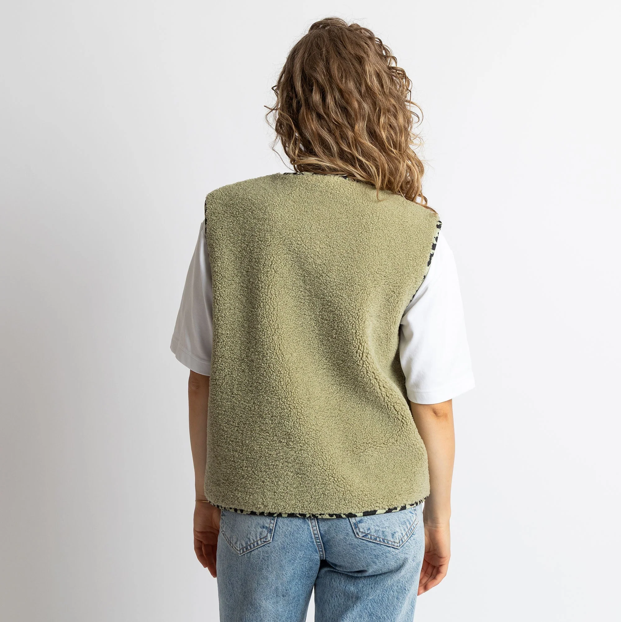 Teddy Fleece Vest - pale olive - Image 5