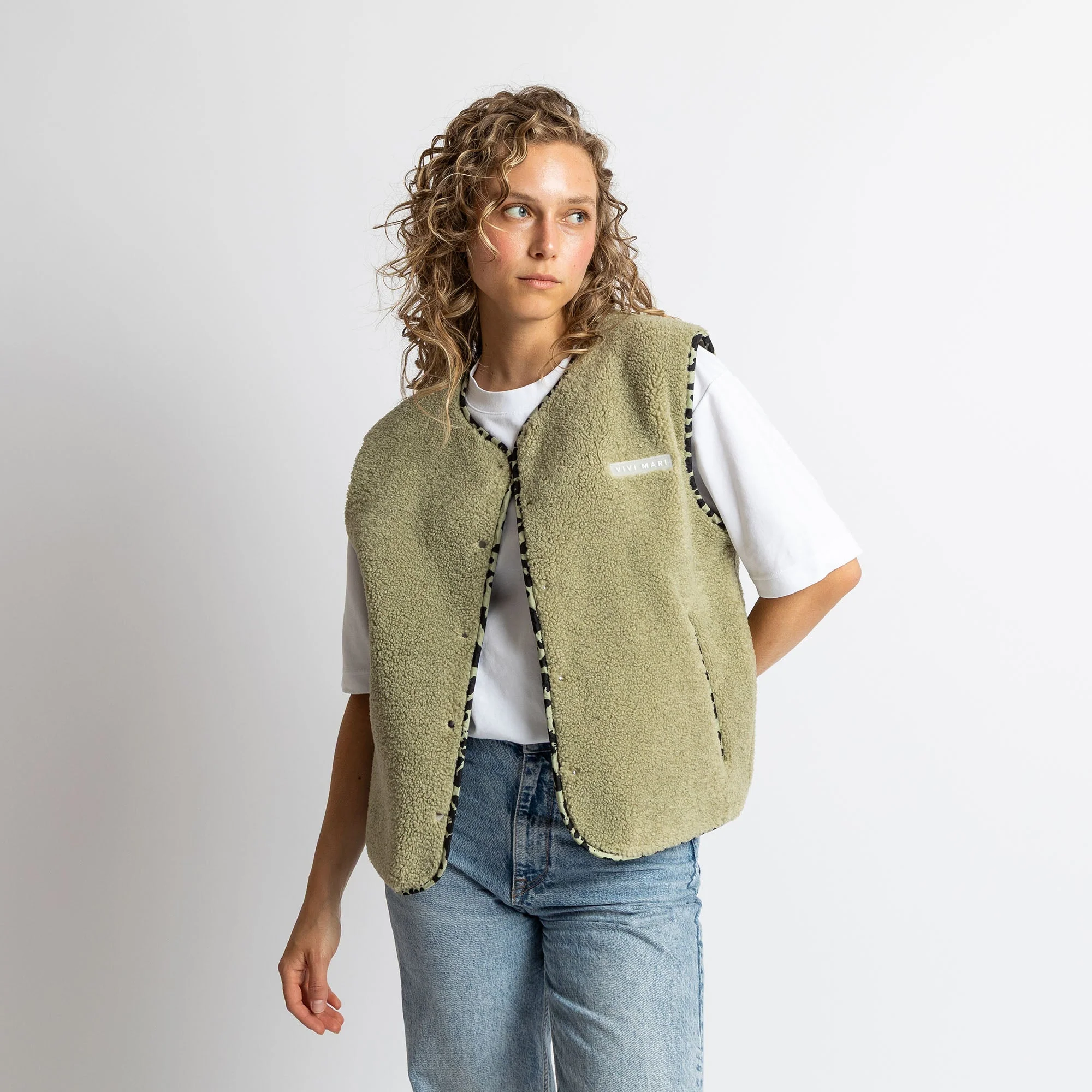 Teddy Fleece Vest - pale olive - Image 7