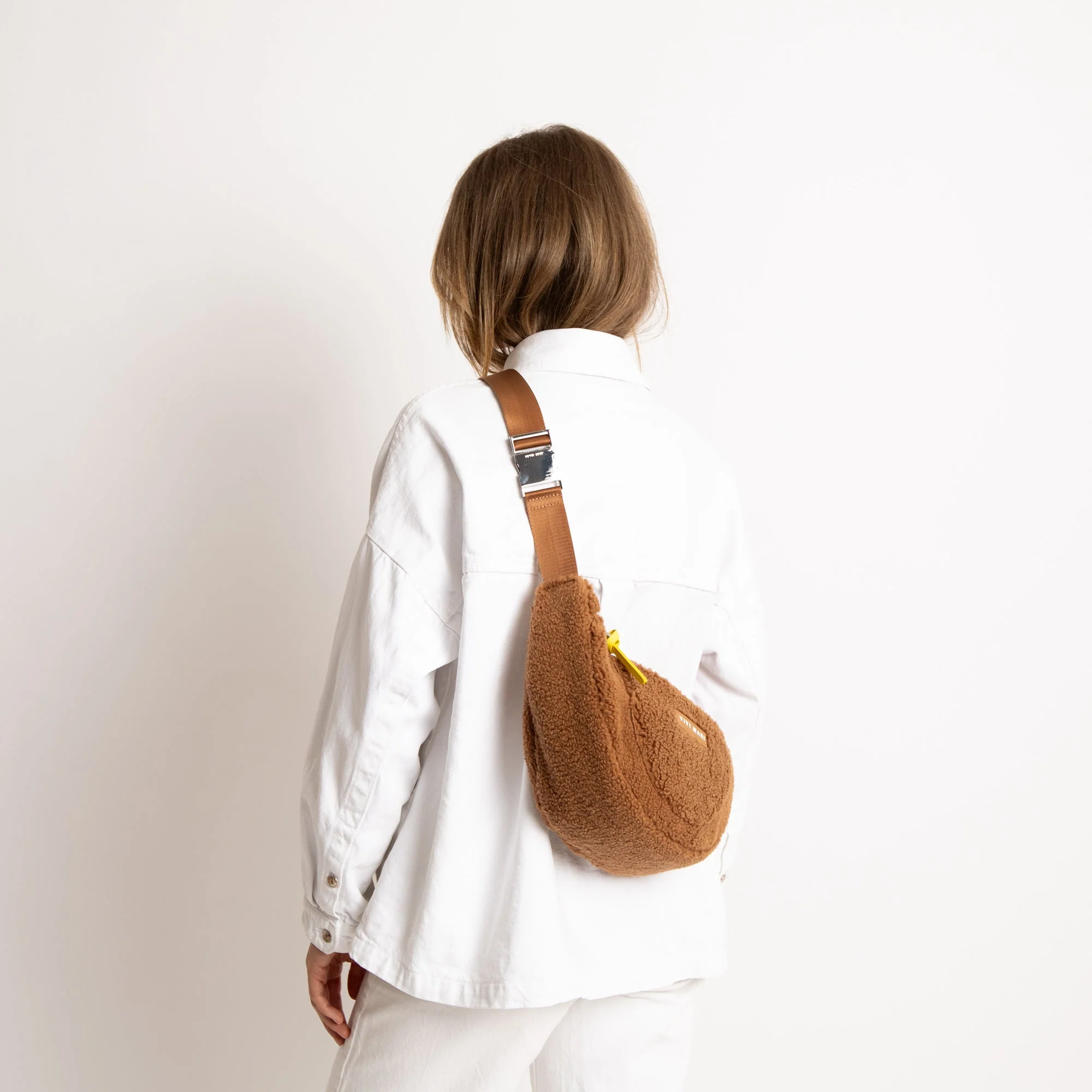 Teddy Hip Bag medium - caramel - Image 4