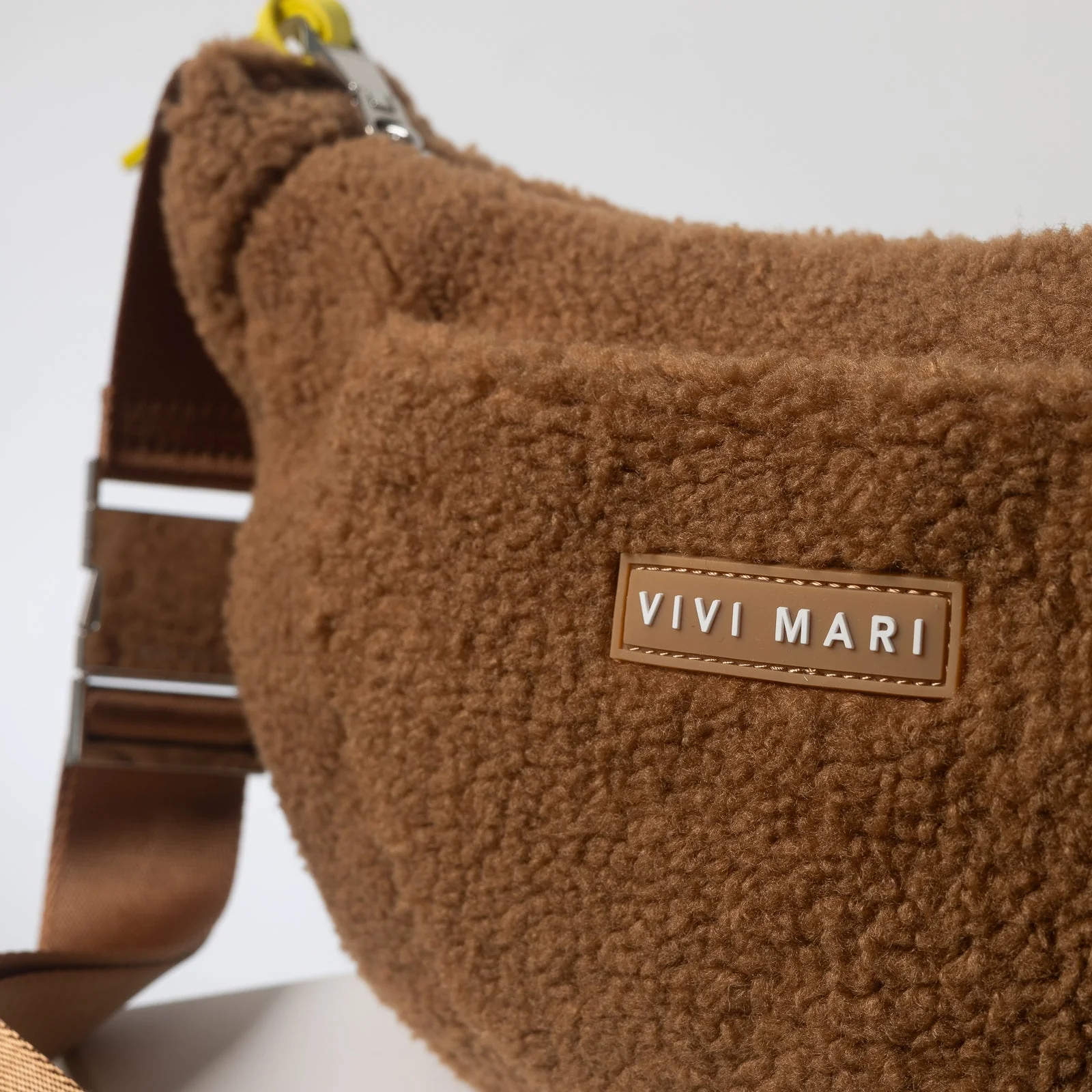 Teddy Hip Bag medium - caramel - Image 7