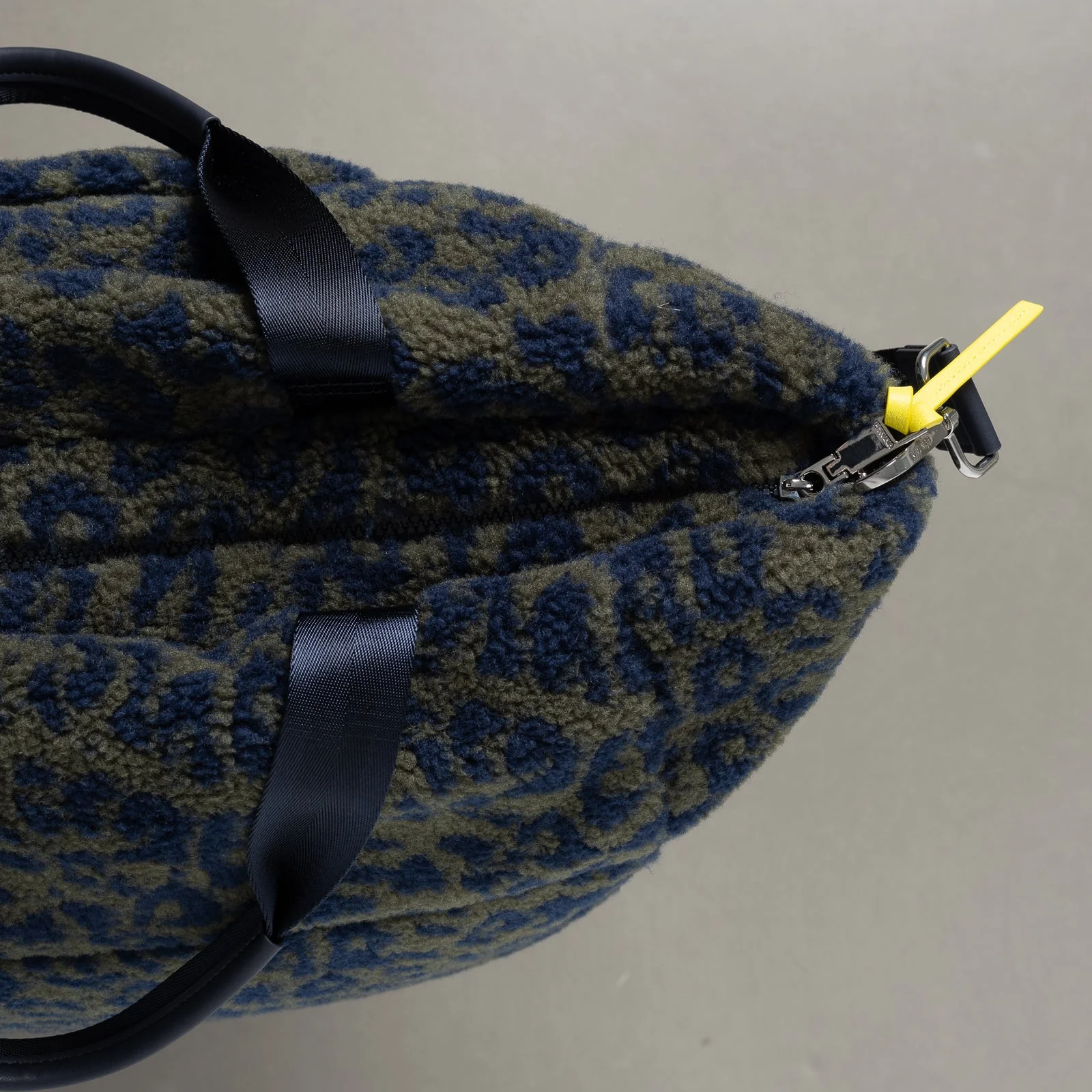 Teddy Tote Bag large + strap basic woven slim - leo splashes navy/olive - Image 10