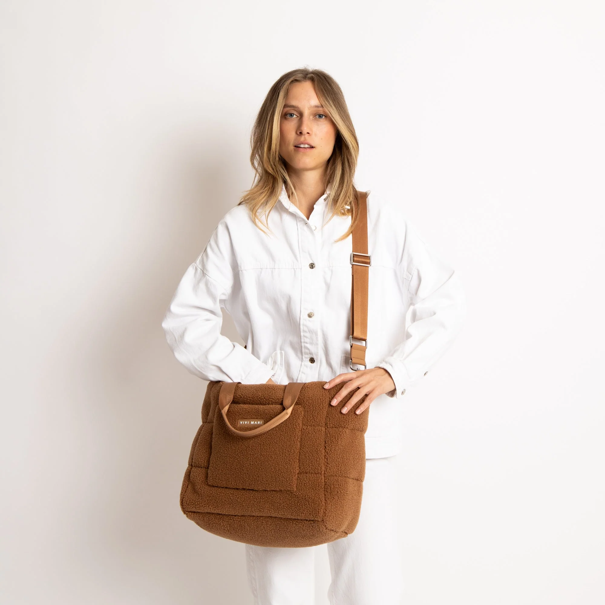 Teddy Tote Bag medium + strap basic woven slim - caramel - Image 10