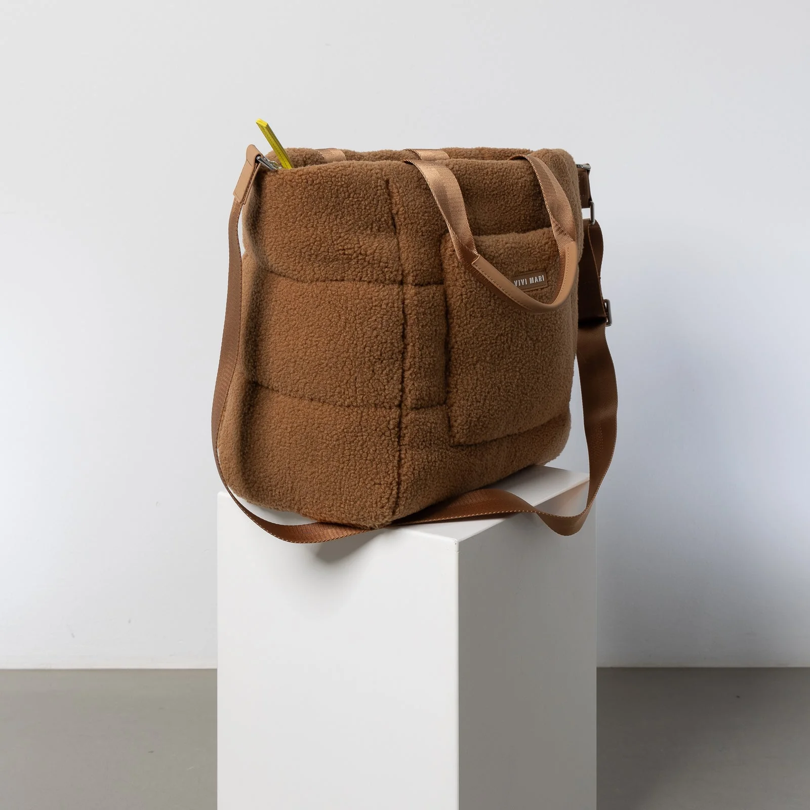 Teddy Tote Bag medium + strap basic woven slim - caramel - Image 3