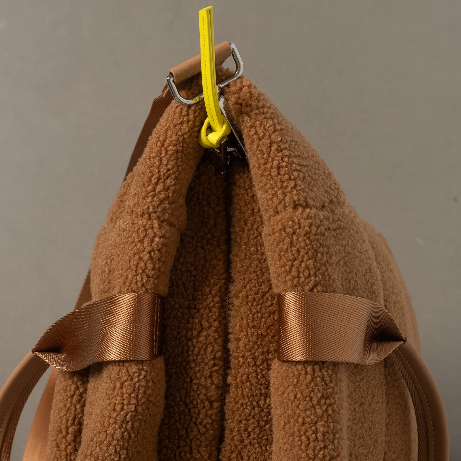 Teddy Tote Bag medium + strap basic woven slim - caramel - Image 7