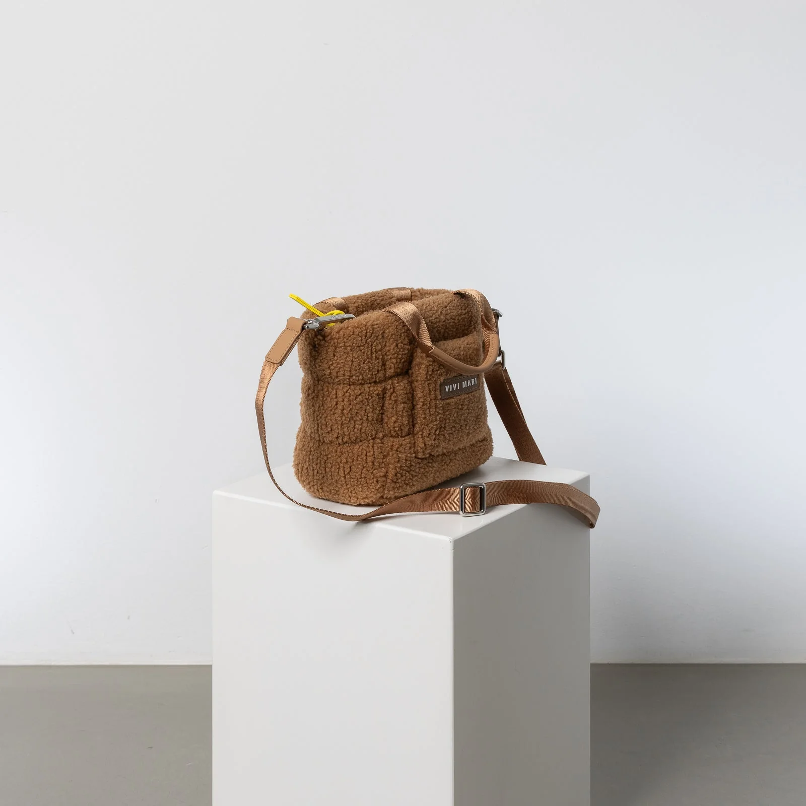 Teddy Tote Bag mini + strap basic woven slim - caramel - Image 3