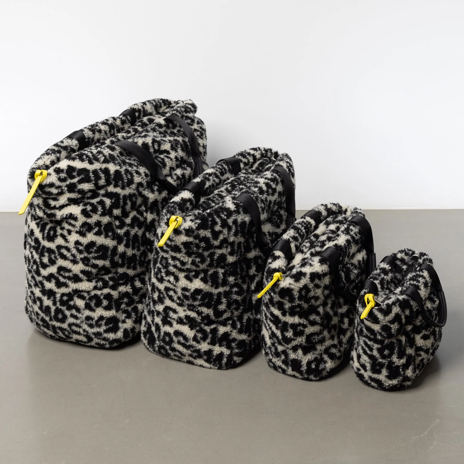 Teddy Tote Bag mini + strap basic woven slim - leo splashes black/sand - Image 13
