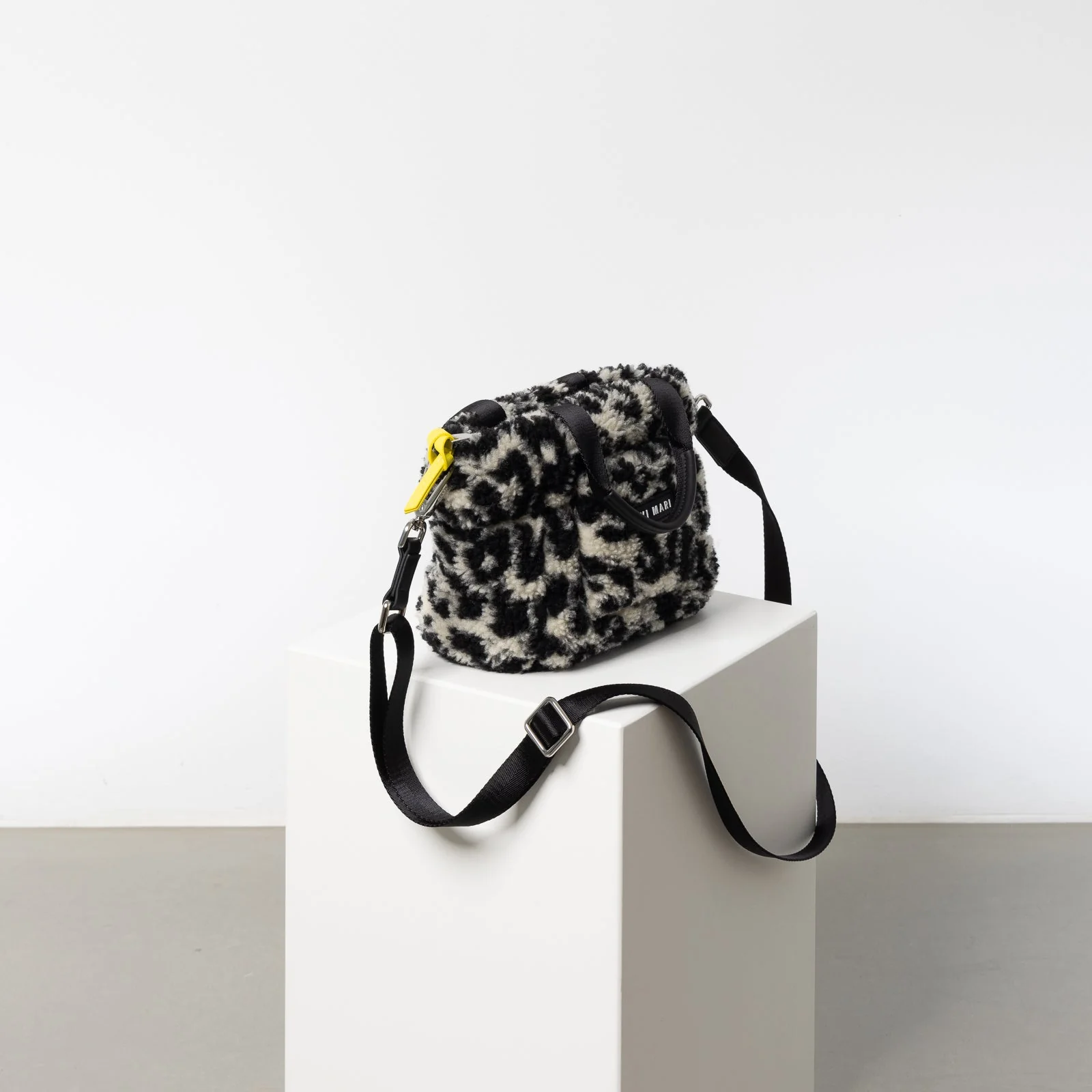 Teddy Tote Bag mini + strap basic woven slim - leo splashes black/sand - Image 3