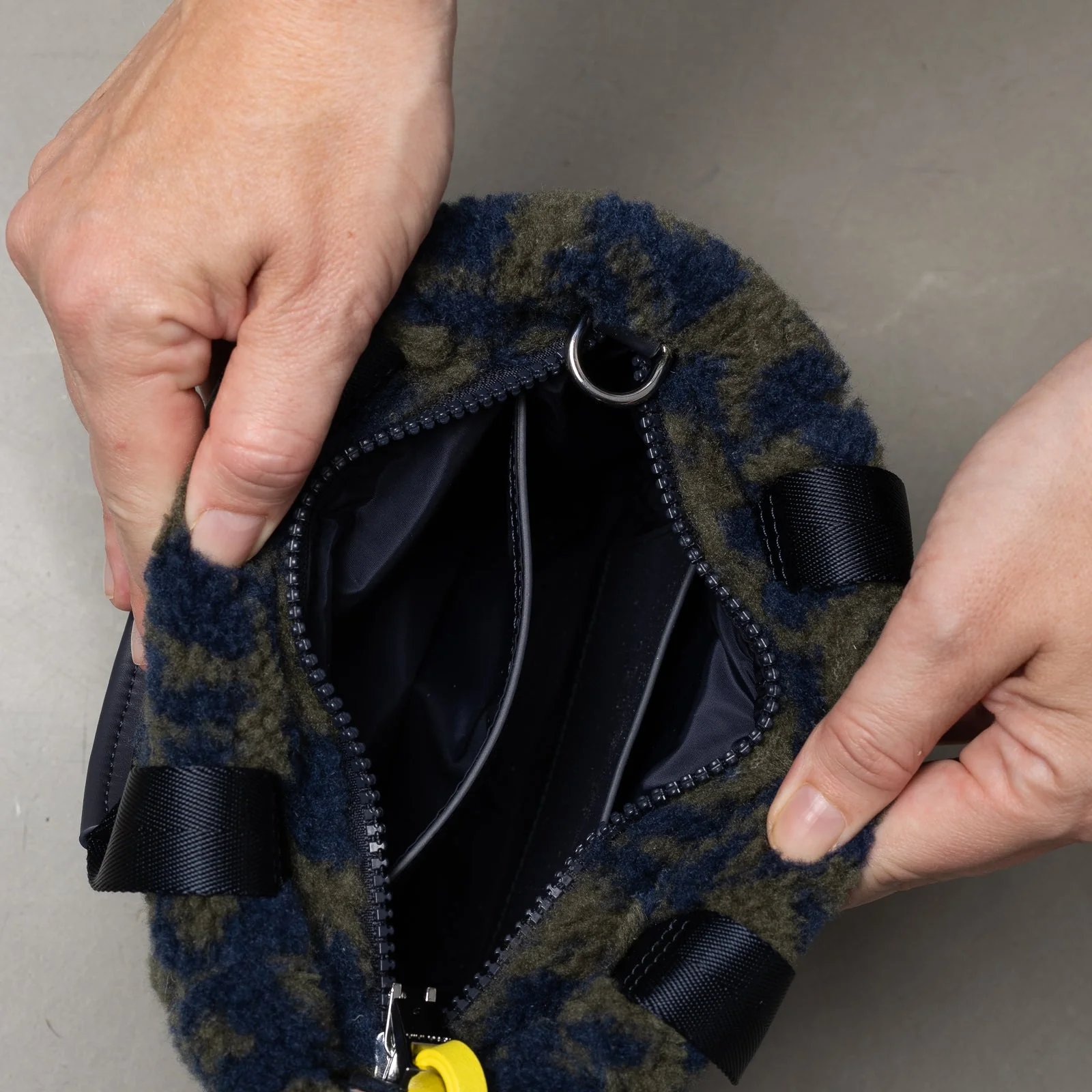 Teddy Tote Bag mini + strap basic woven slim - leo splashes navy/olive - Image 16