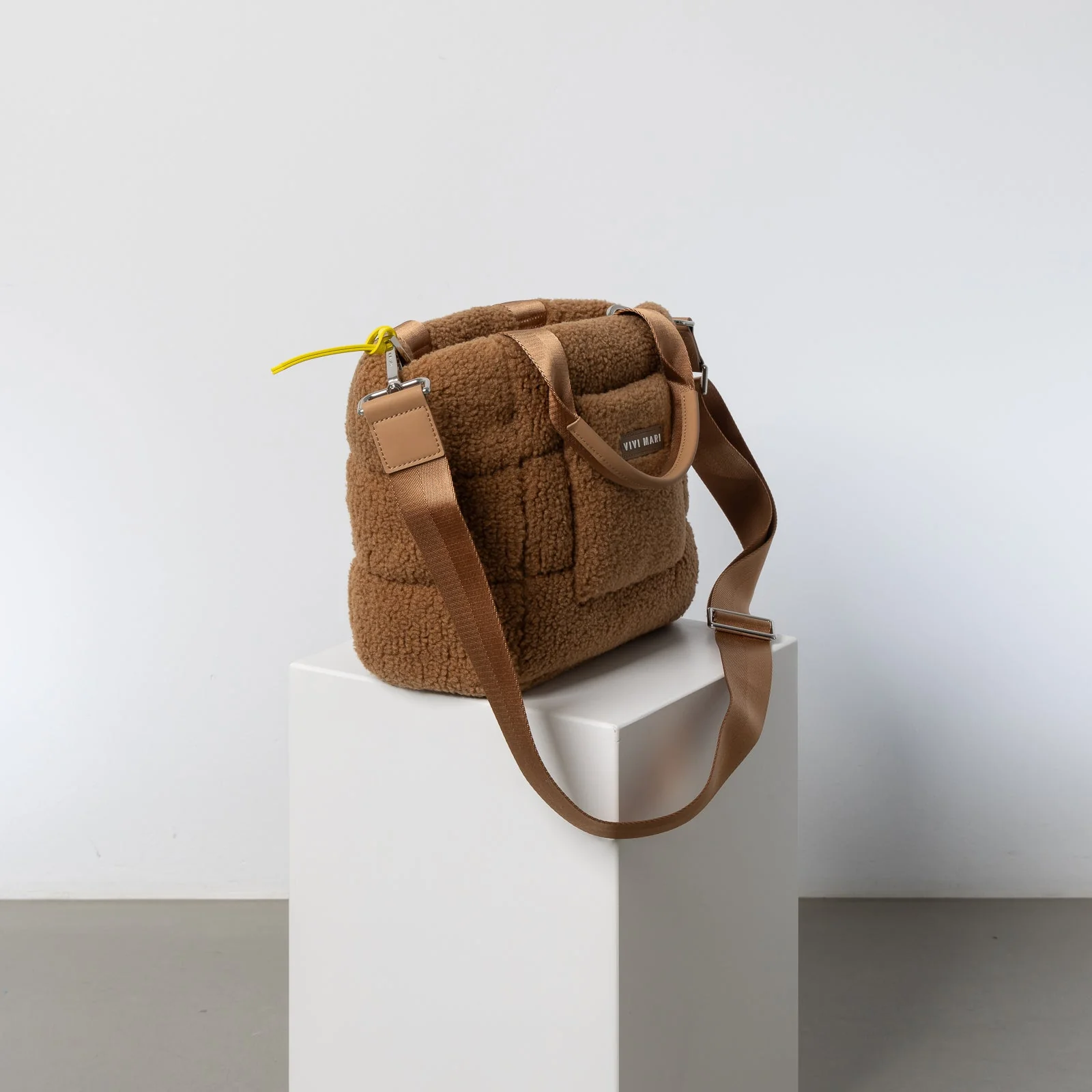 Teddy Tote Bag small + strap basic woven slim - caramel - Image 3