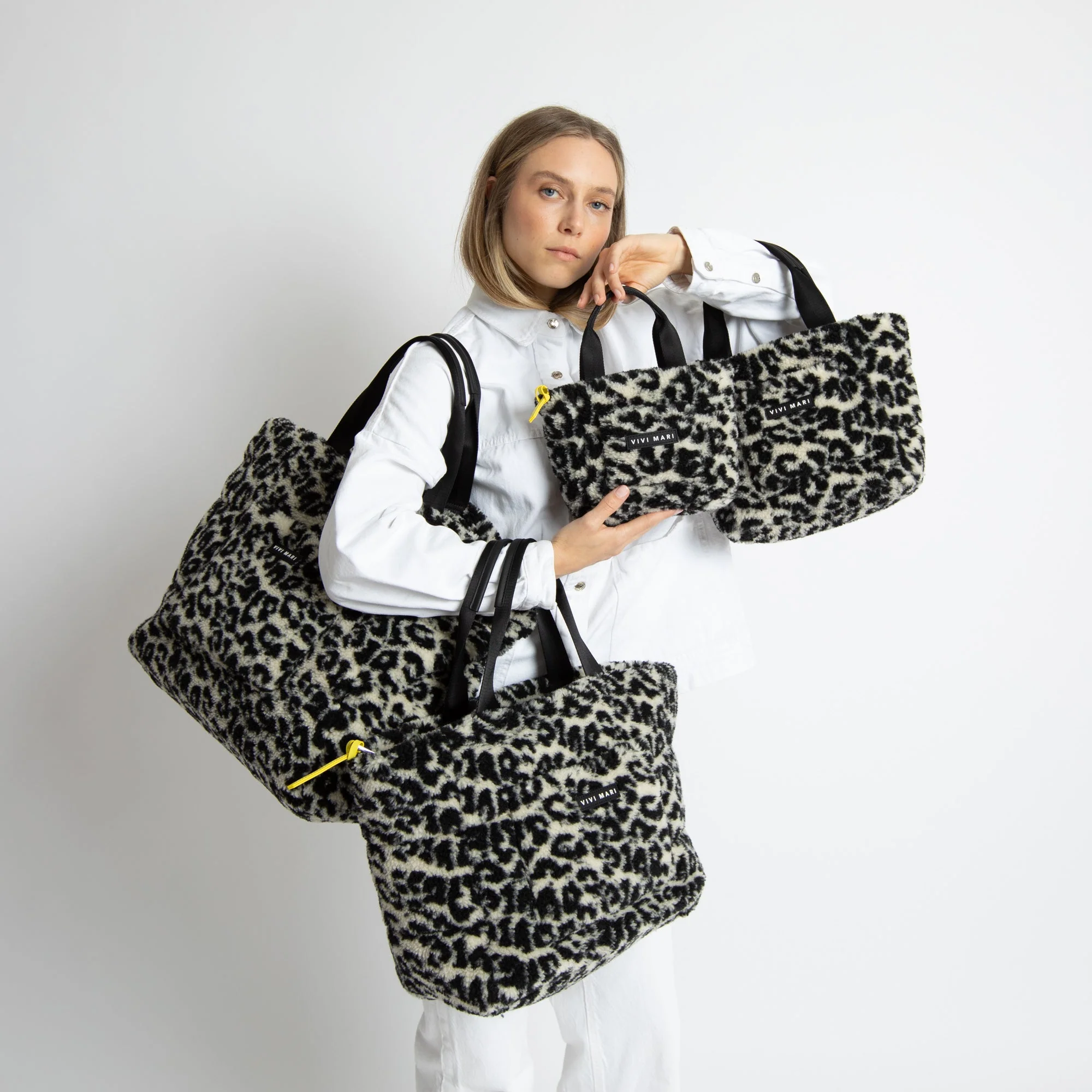 Teddy Tote Bag small + strap basic woven slim - leo splashes black/sand - Image 11