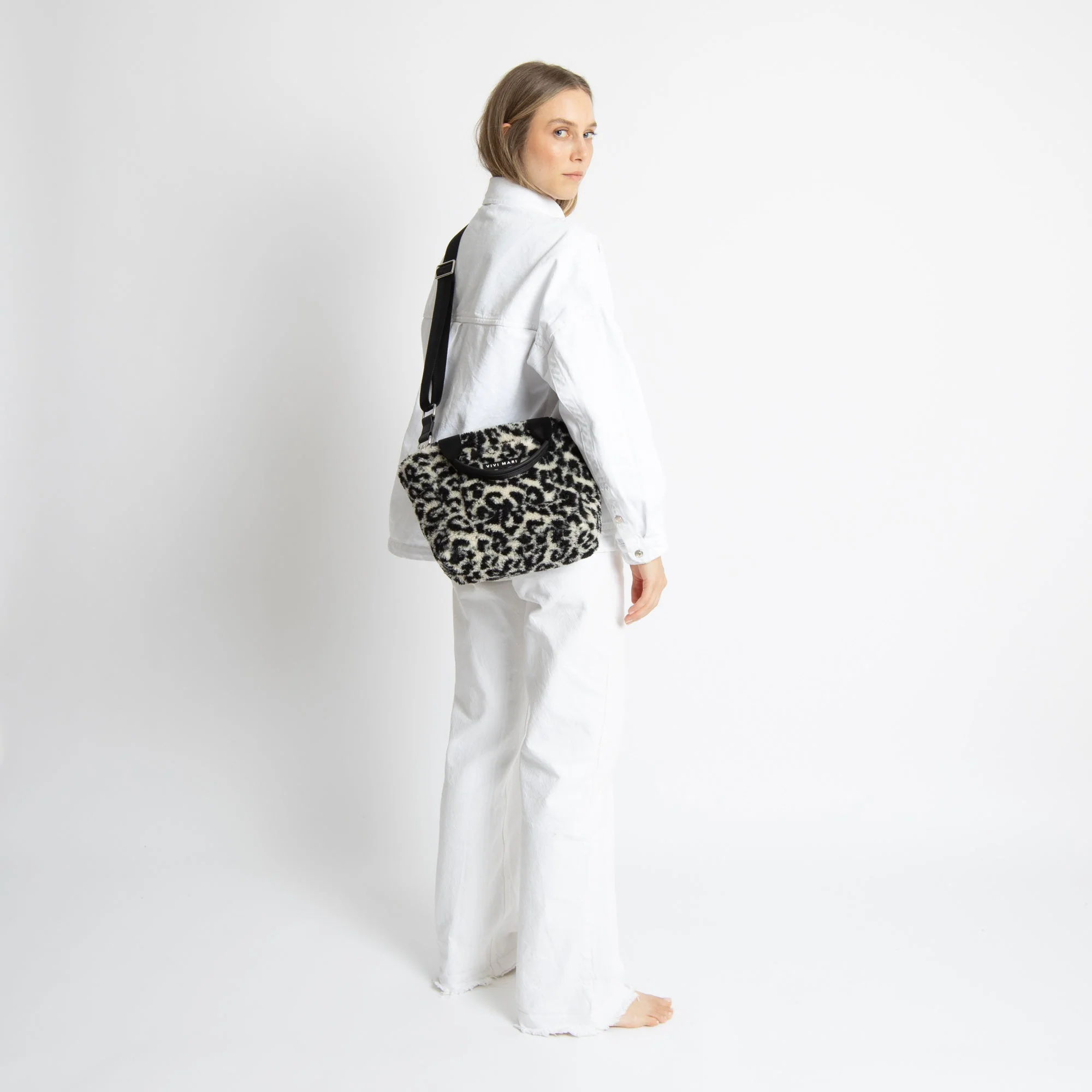Teddy Tote Bag small + strap basic woven slim - leo splashes black/sand - Image 4
