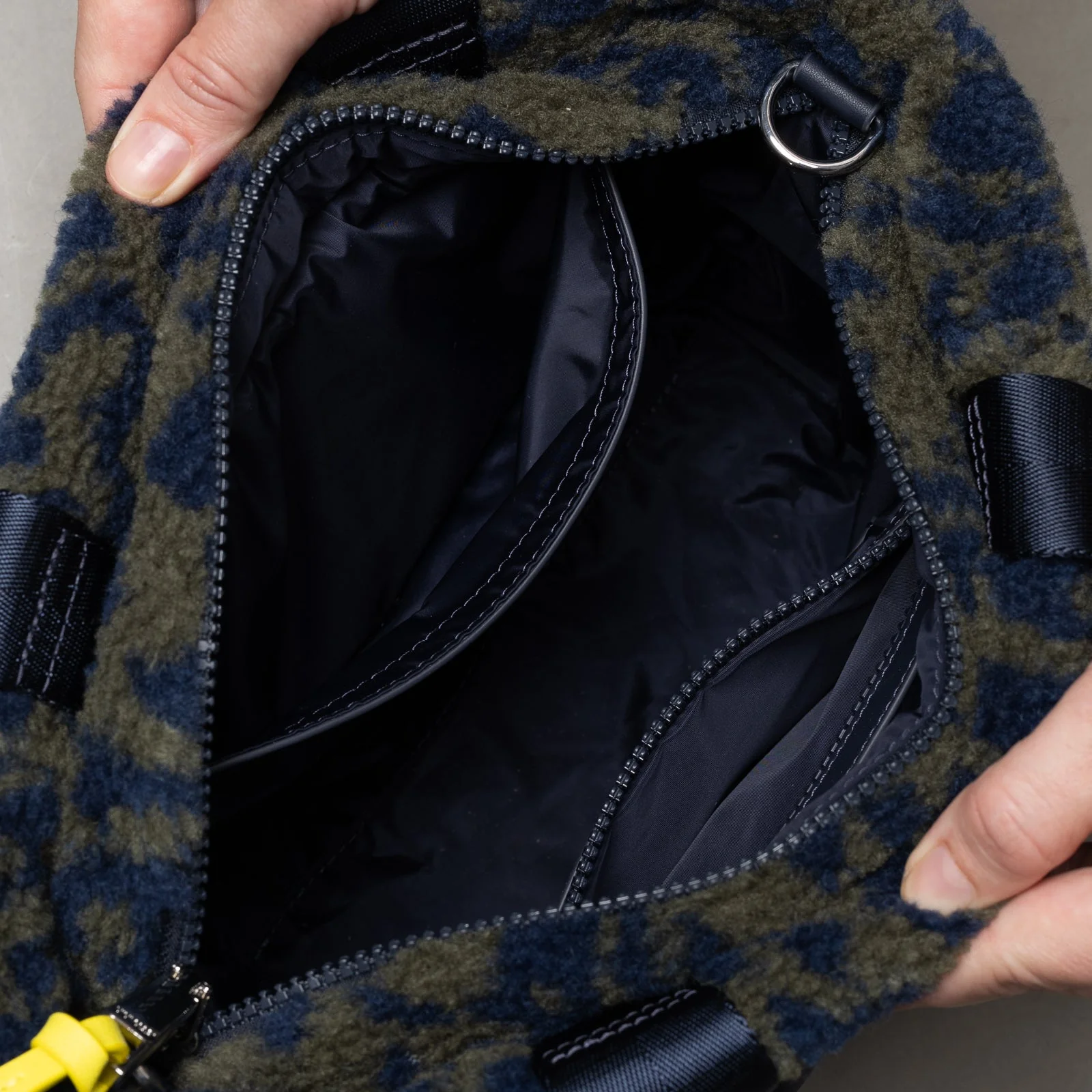 Teddy Tote Bag small + strap basic woven slim - leo splashes navy/olive - Image 11