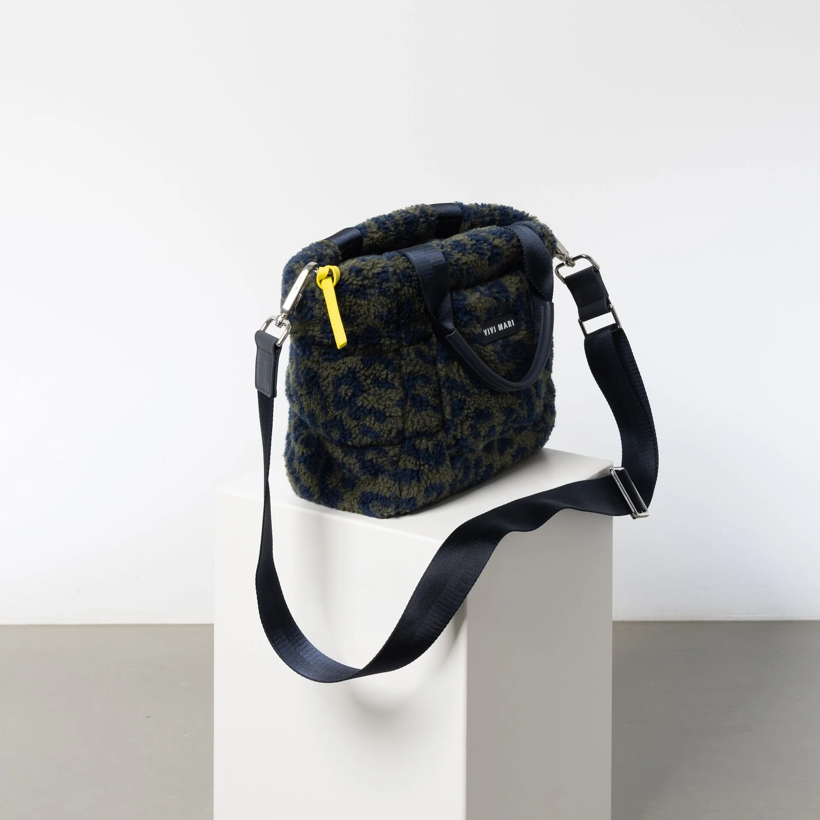 Teddy Tote Bag small + strap basic woven slim - leo splashes navy/olive - Image 3