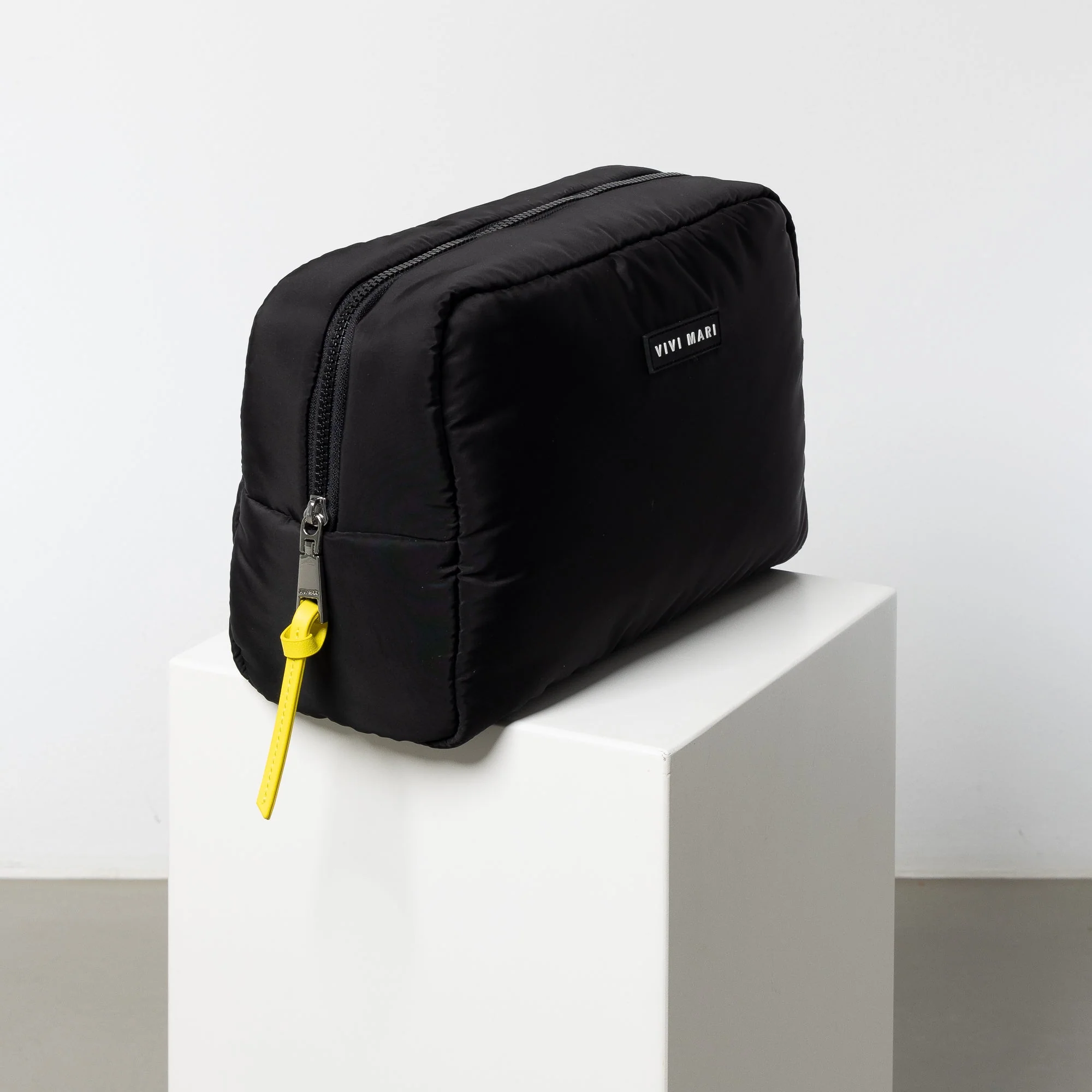 Toiletry Bag large - black - Image 2
