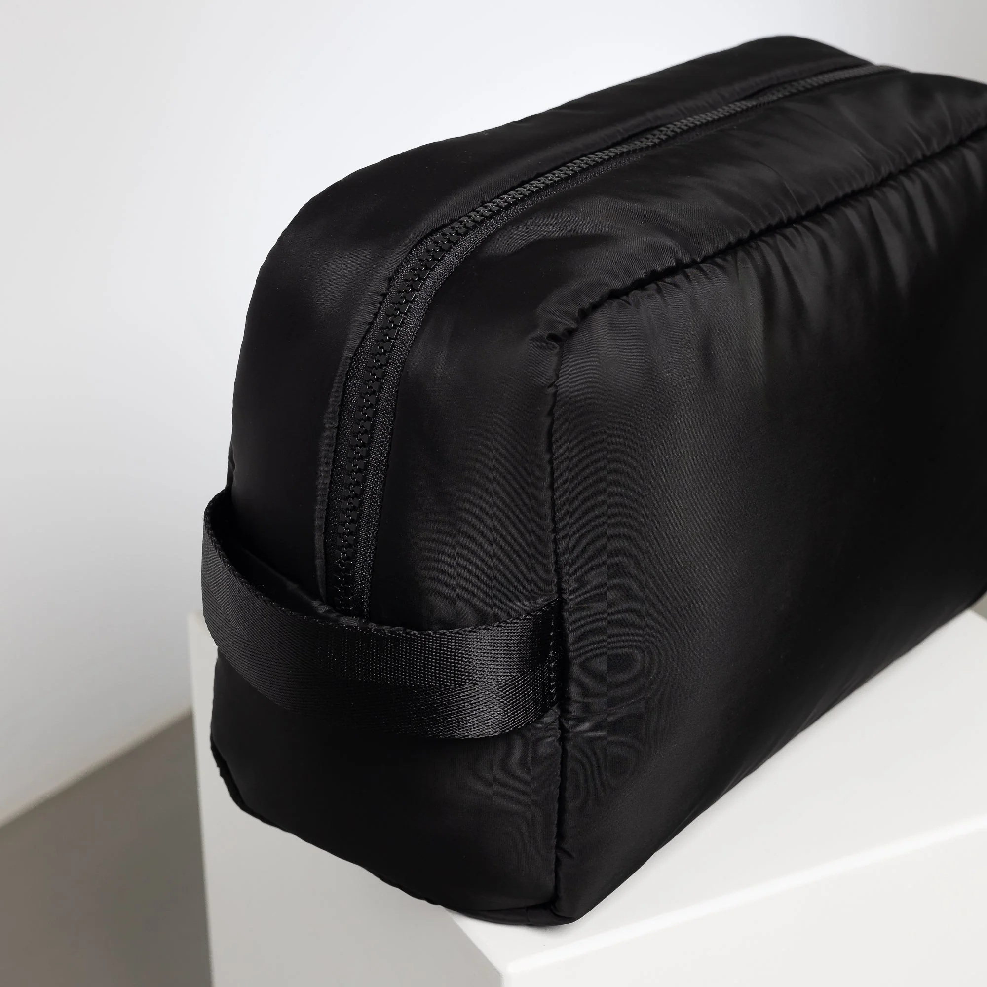 Toiletry Bag large - black - Image 4