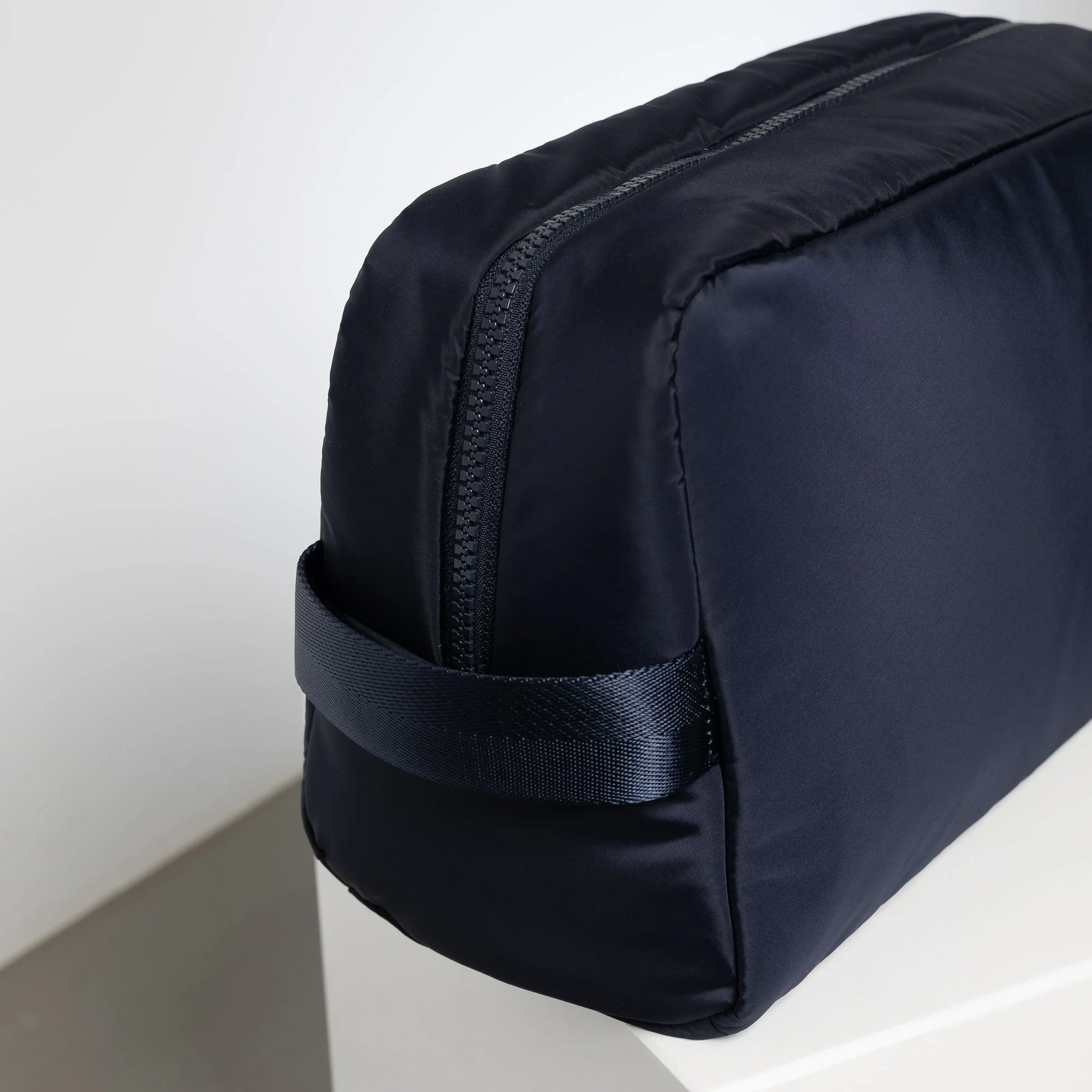 Toiletry Bag large - navy - Image 4