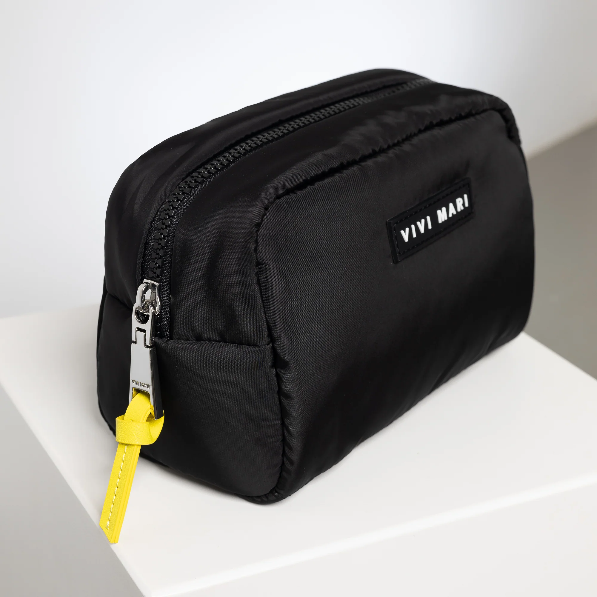 Toiletry Bag small - black - Image 4