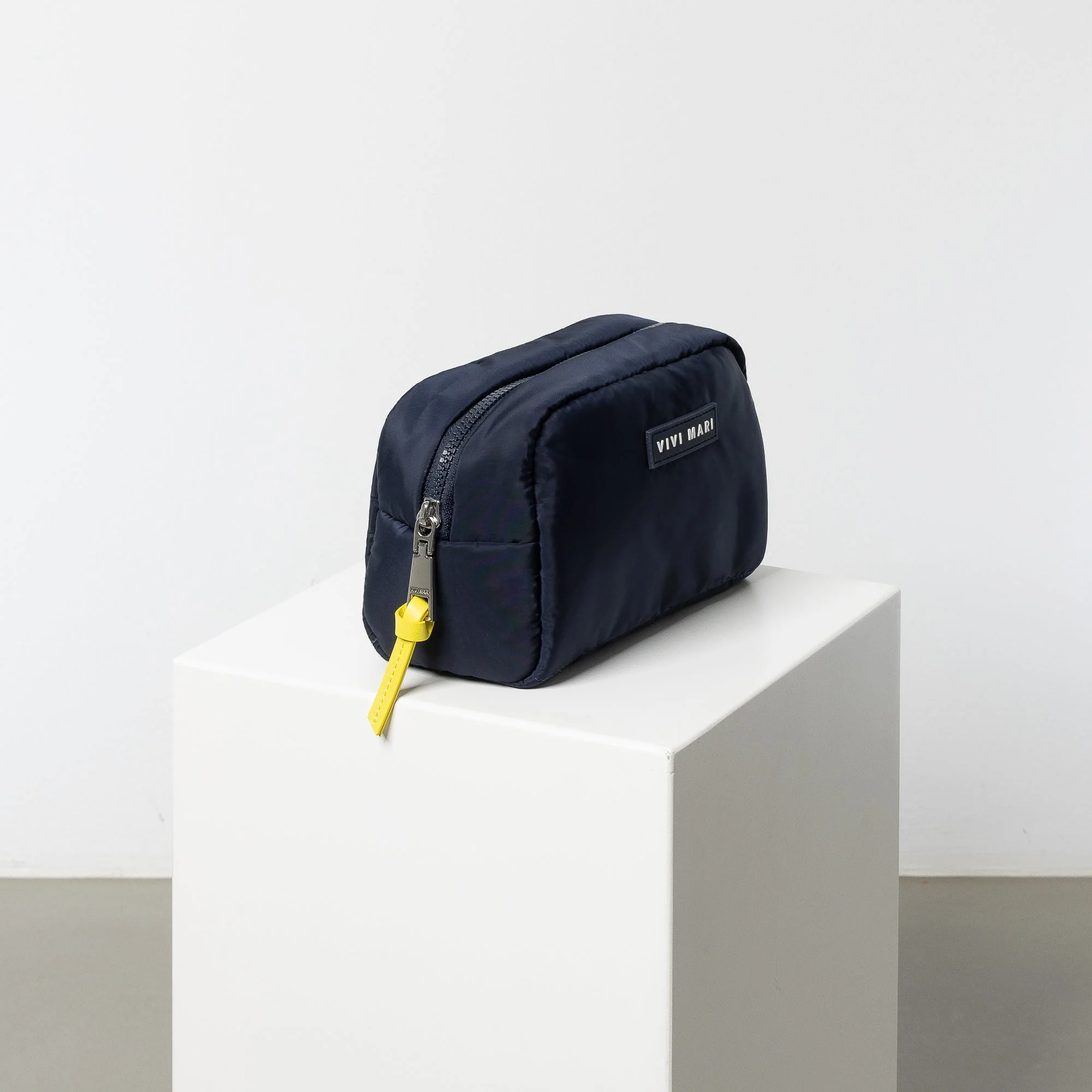 Toiletry Bag small - navy - Image 2