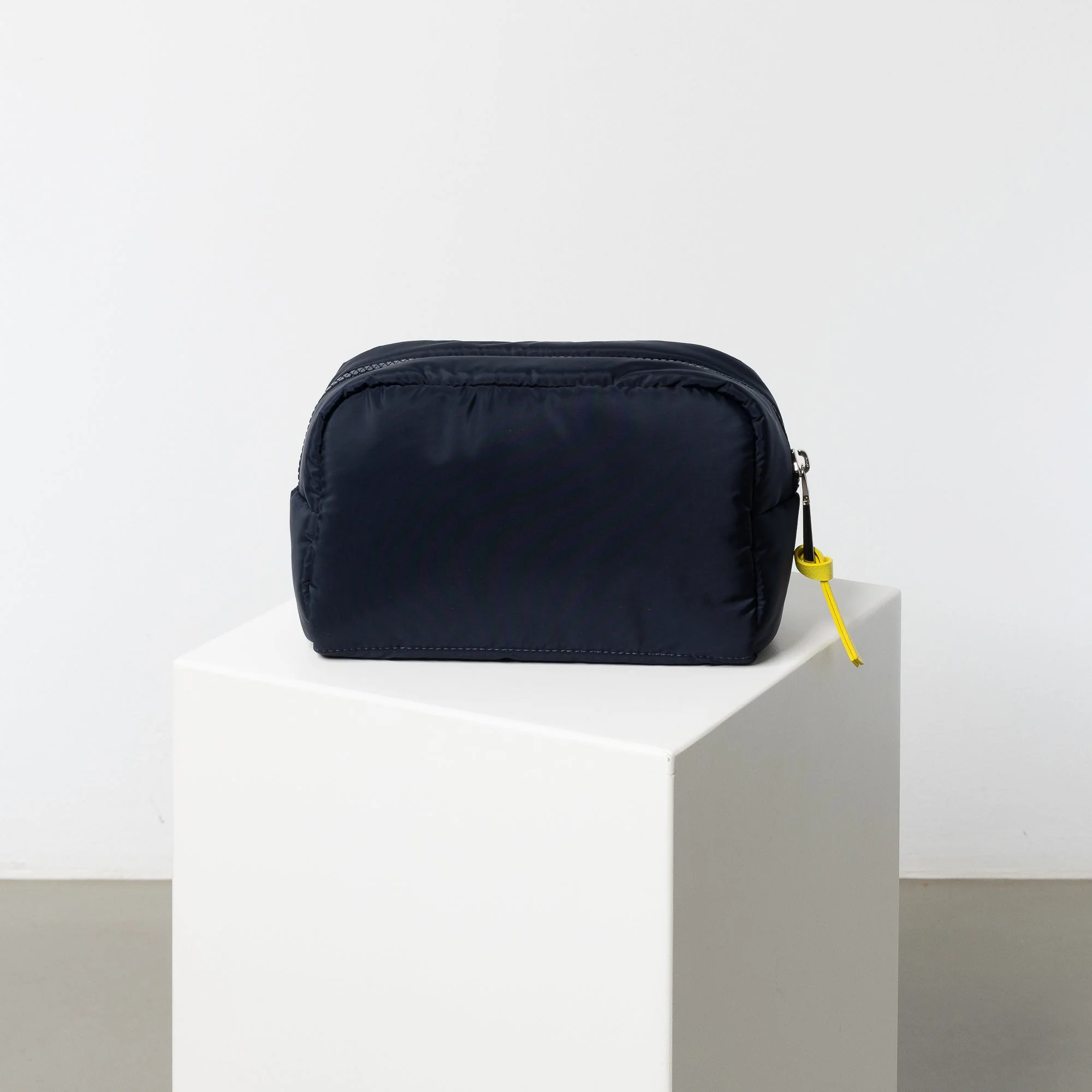 Toiletry Bag small - navy - Image 3