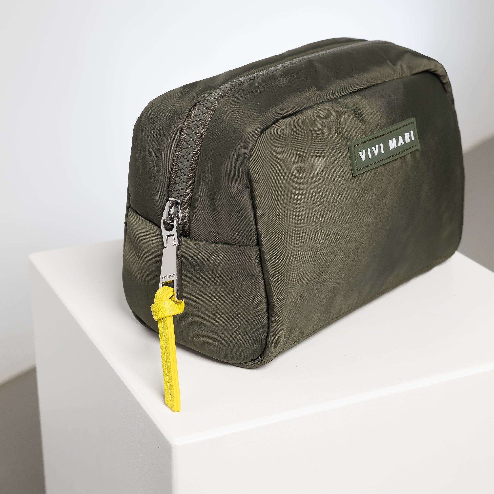 Toiletry Bag small - olive - Image 4