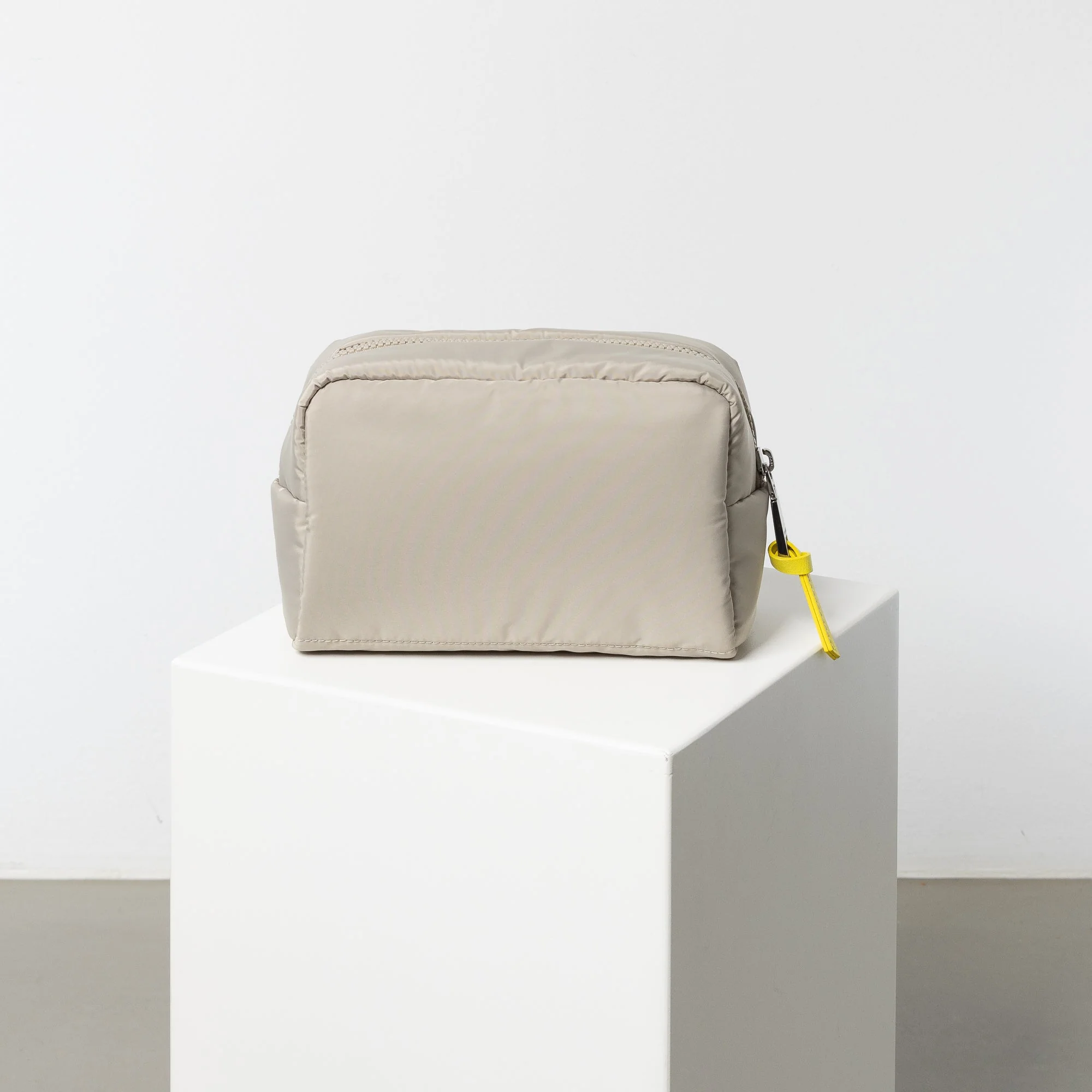 Toiletry Bag small - stone - Image 3