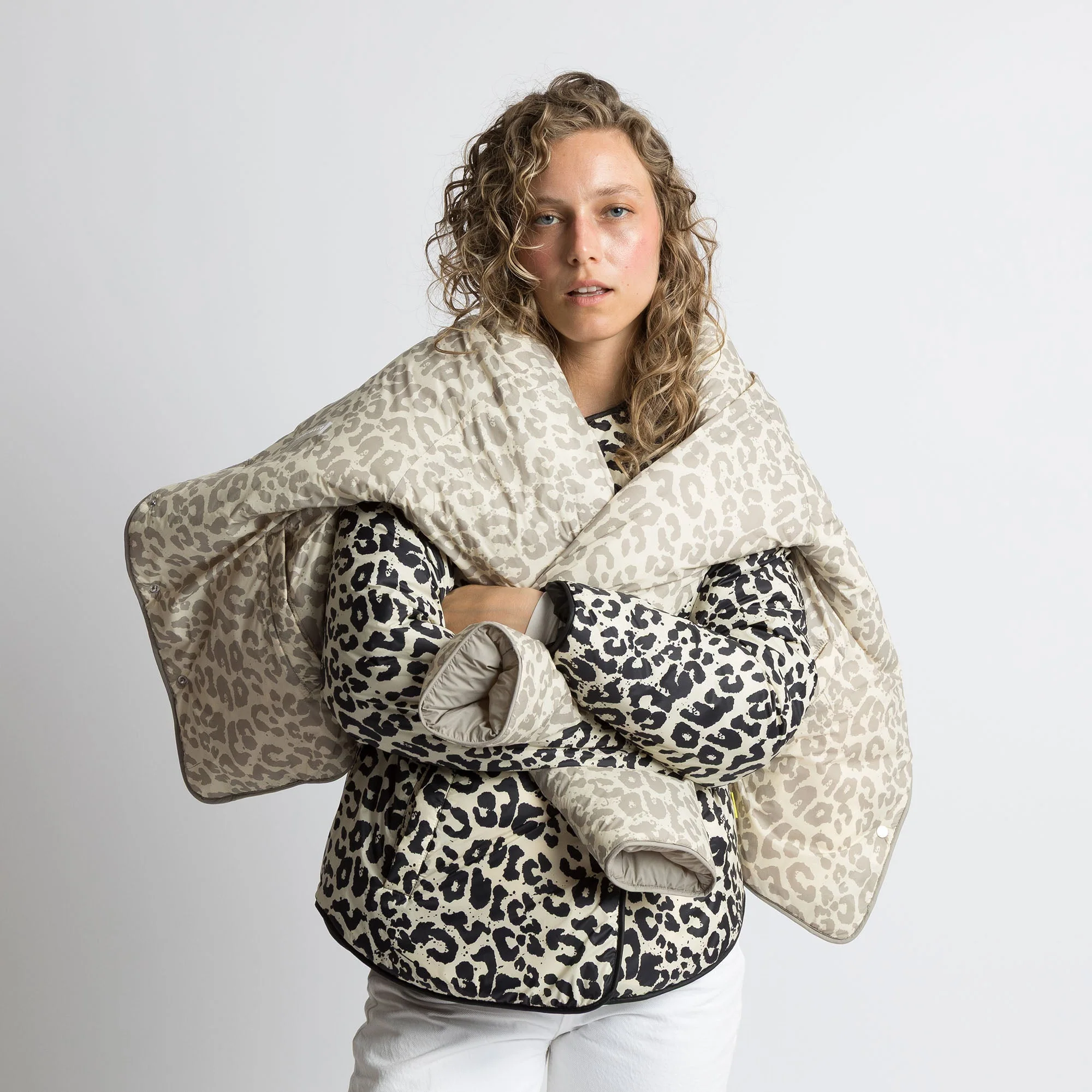 Ultra Light Puffer Jacket black/leo black-sand - Image 4